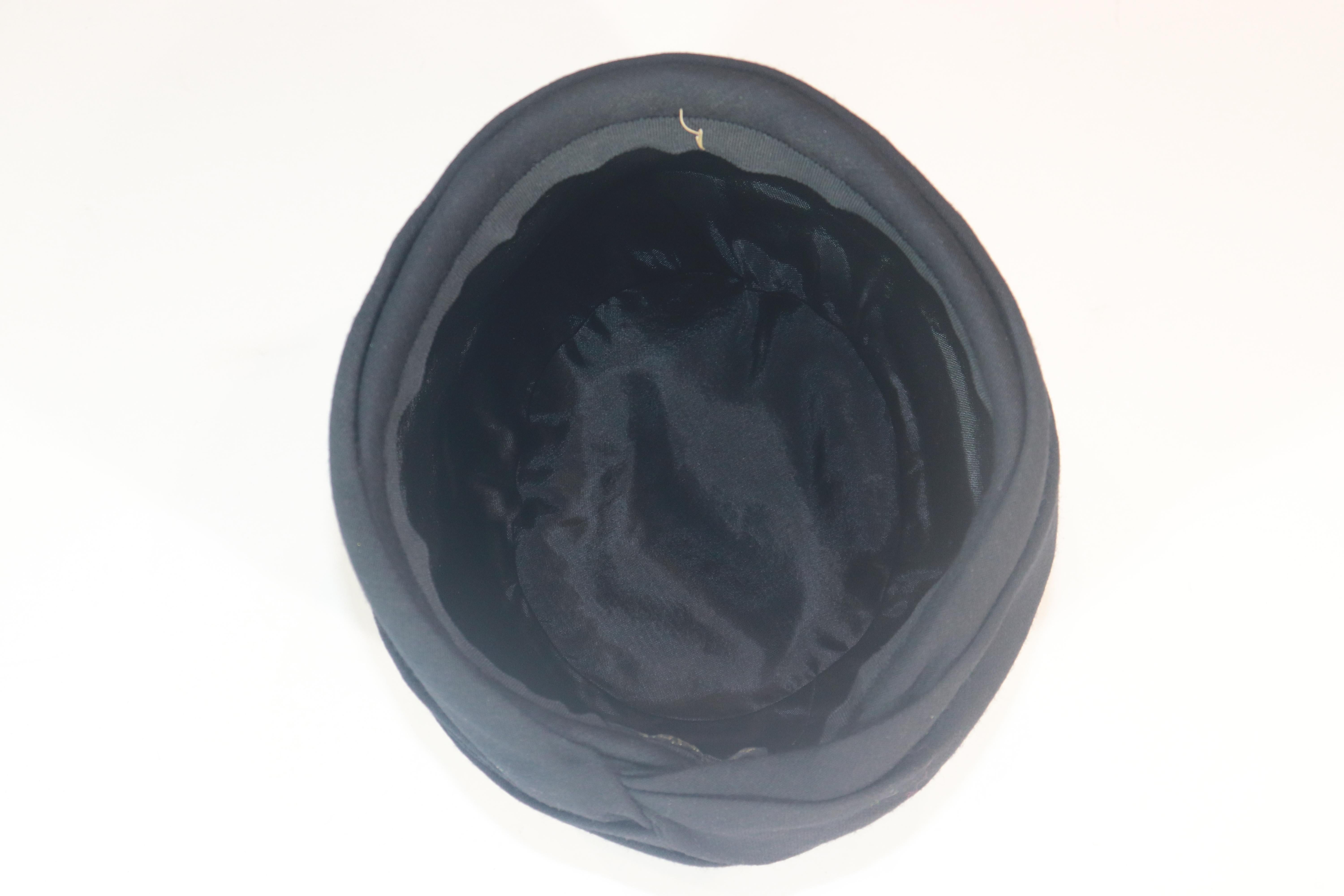 GIVENCHY 1960S Cappello a turbante plissettato in jersey di lana nero in vendita 4