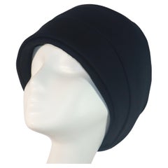 GIVENCHY 1960S Sombrero turbante plisado de punto de lana negro