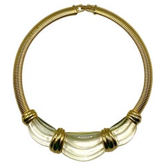 Givenchy, collier en or et faux cristal de roche des années 1980