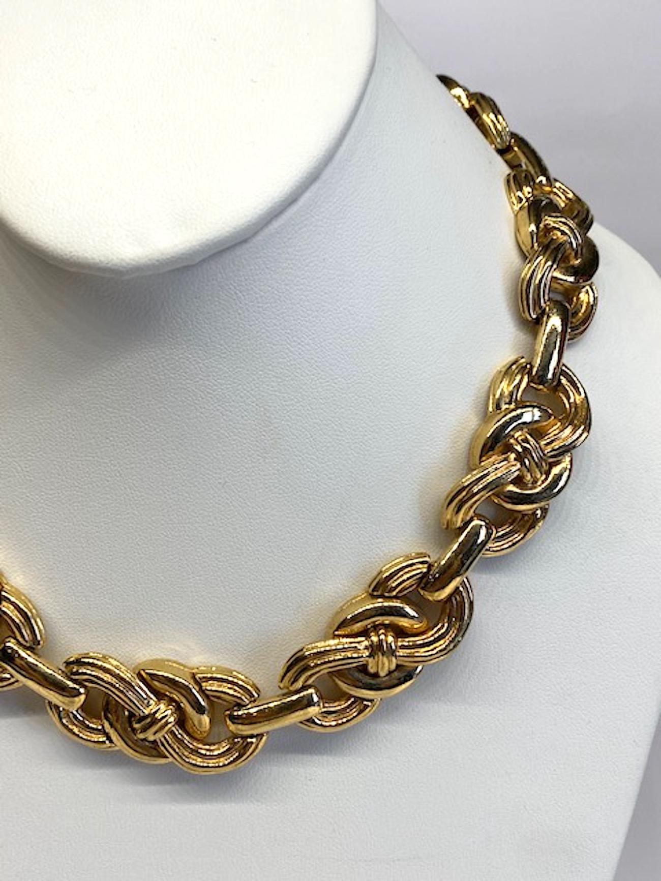 Givenchy 1980s Knot Link Necklace 1