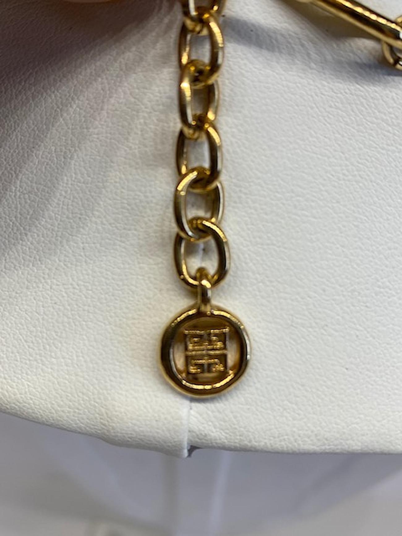 Givenchy 1980s Knot Link Necklace 3