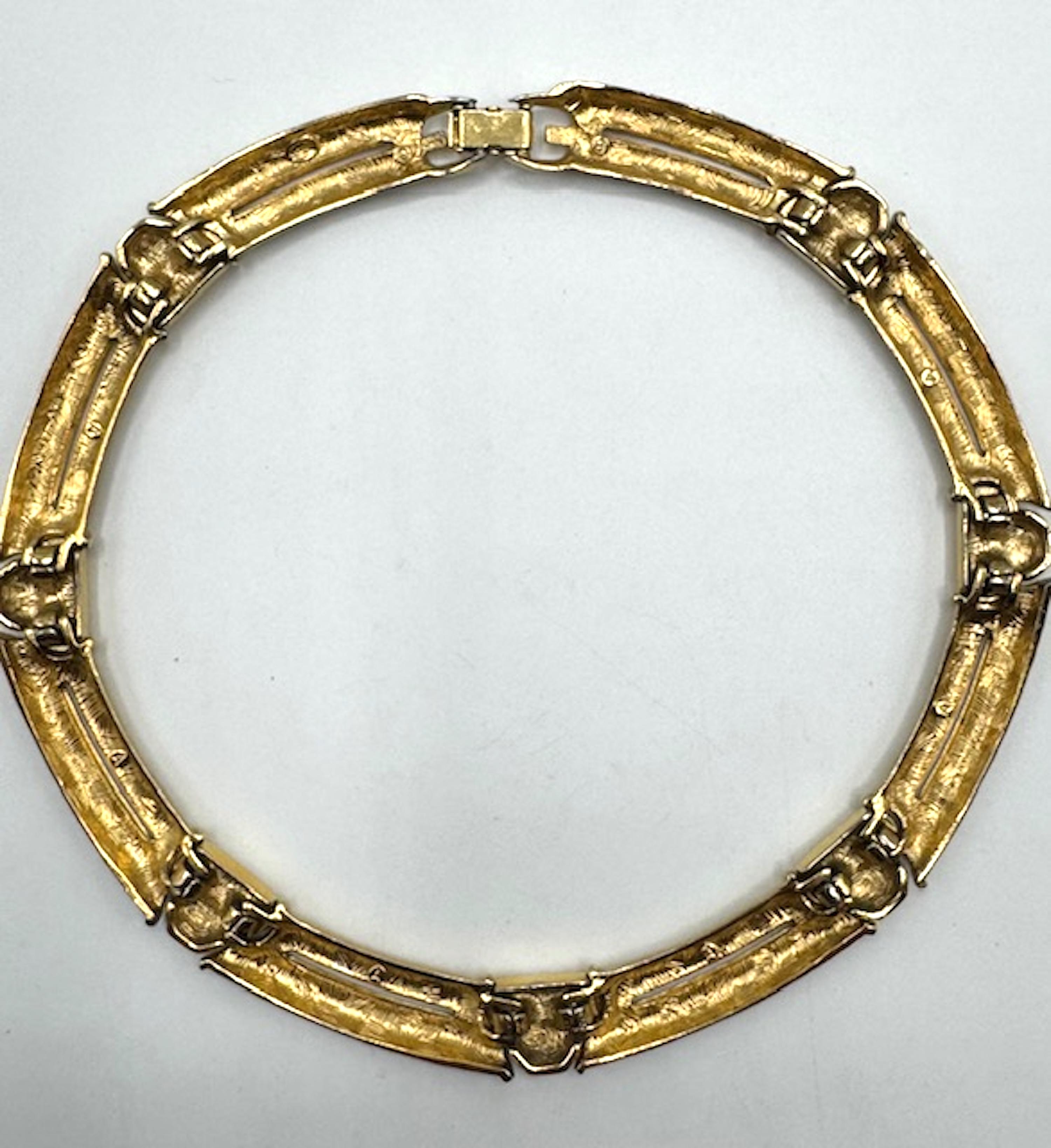 Givenchy - Collier à bélière en satin texturé et or poli des années 1980 en vente 1