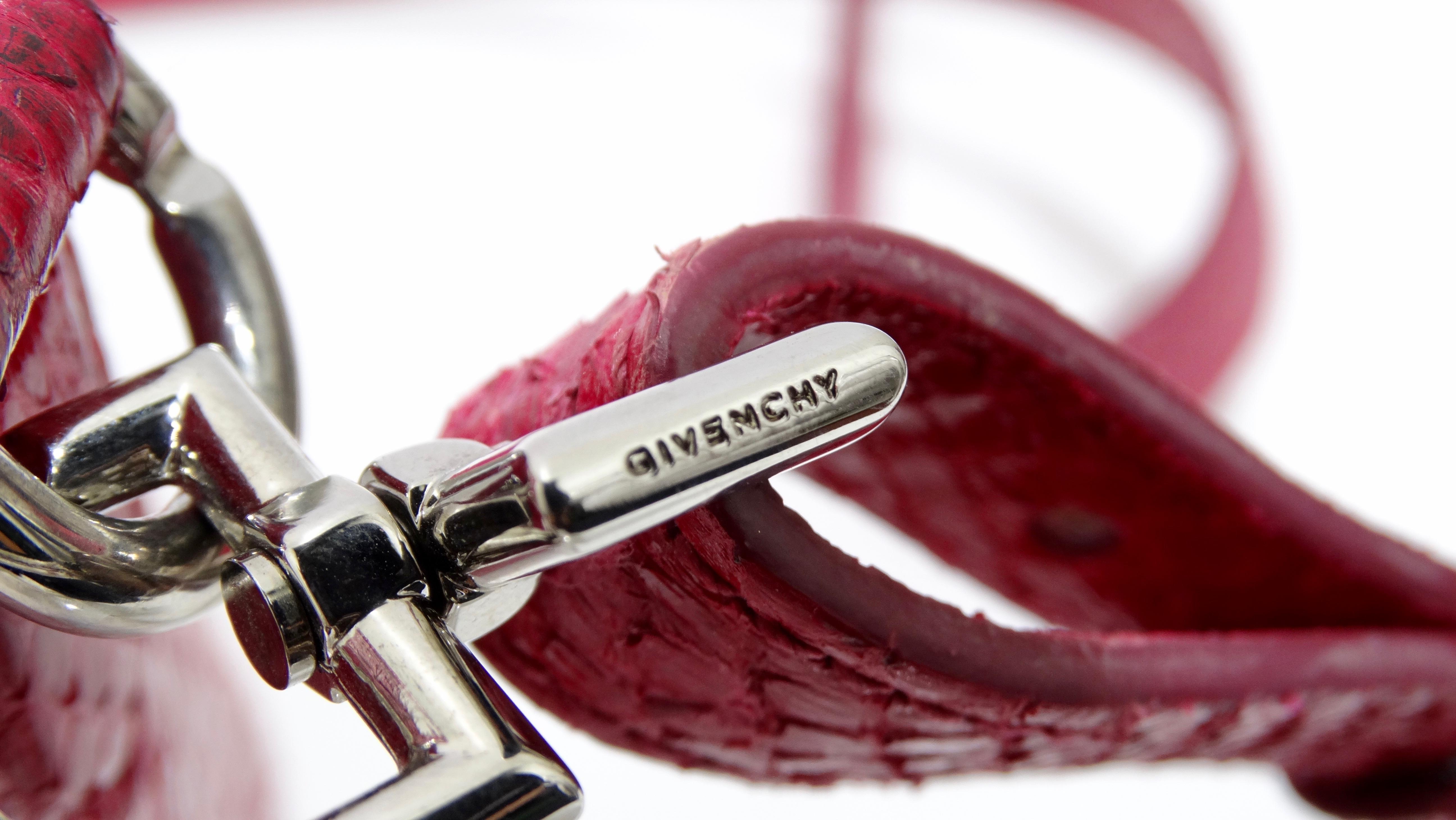 Antigona Mini-Python-Tasche von Givenchy  (Rot) im Angebot