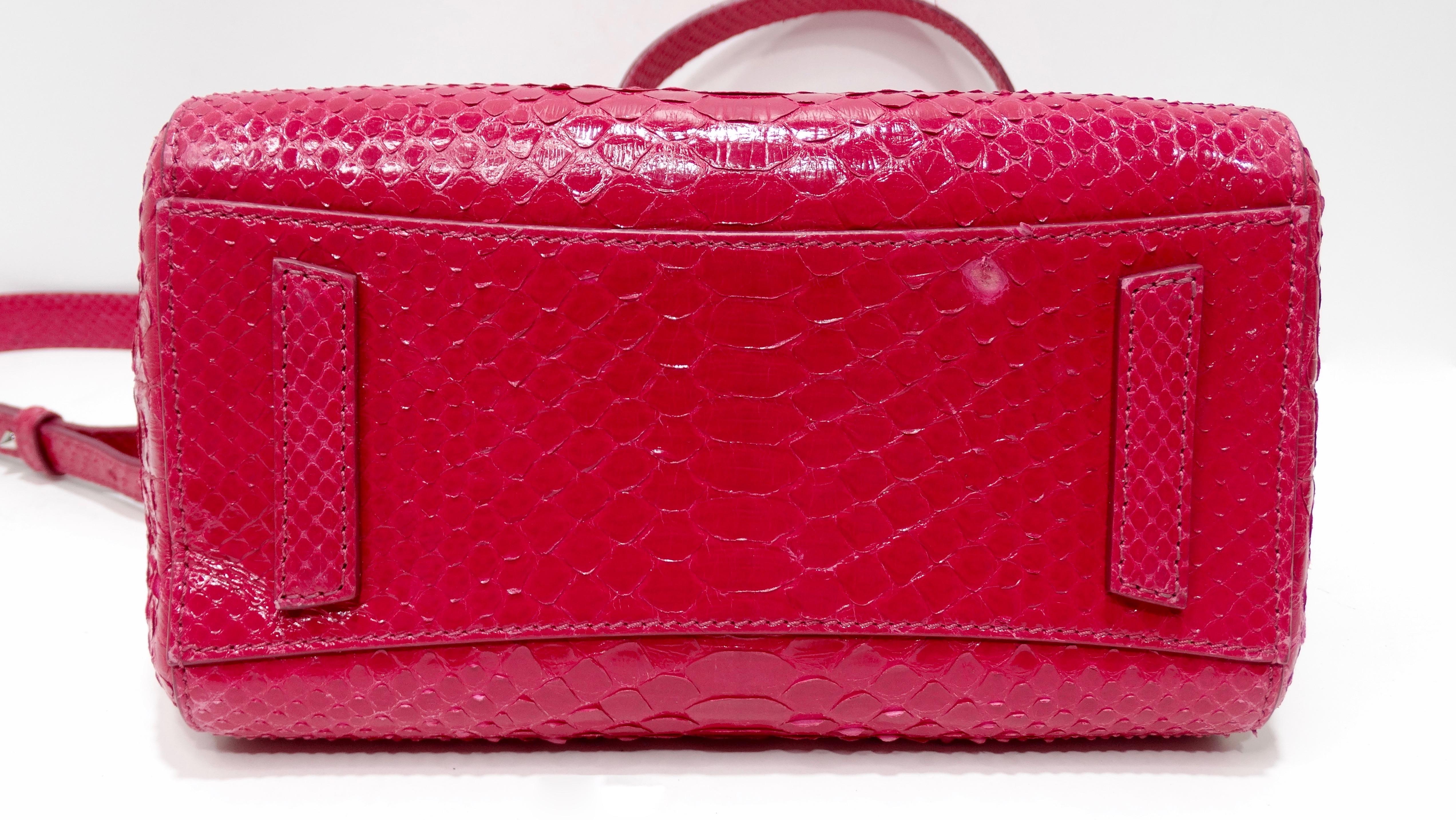 Antigona Mini-Python-Tasche von Givenchy  im Zustand „Gut“ im Angebot in Scottsdale, AZ