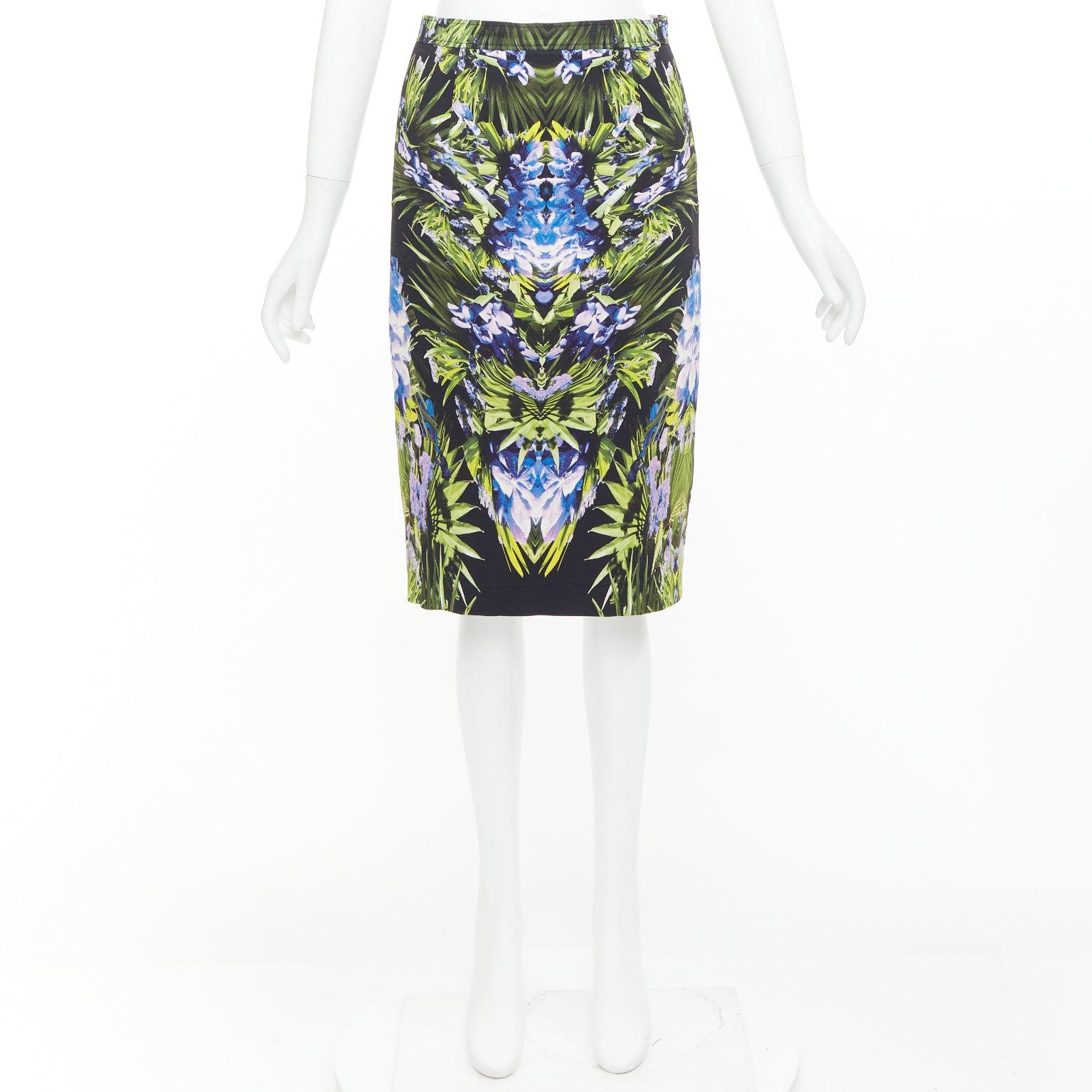 GIVENCHY 2012 symmetrischer lila-grüner Orchideen-Bleistiftrock aus Viskose FR38 M im Angebot 4