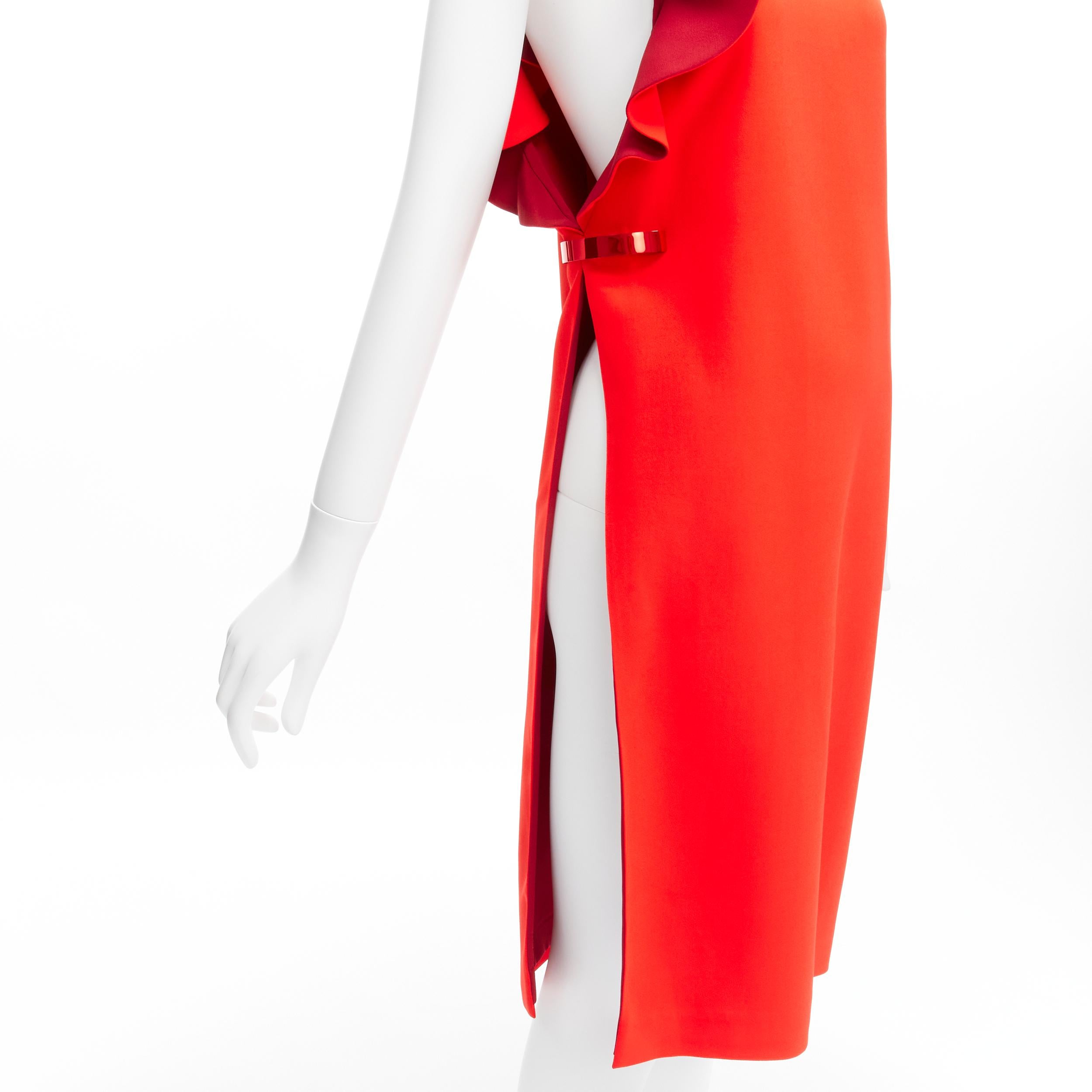 GIVENCHY 2017 Tisci Tribute rosso crepe metal bar ruffle cutout tunica top FR36 S in vendita 2