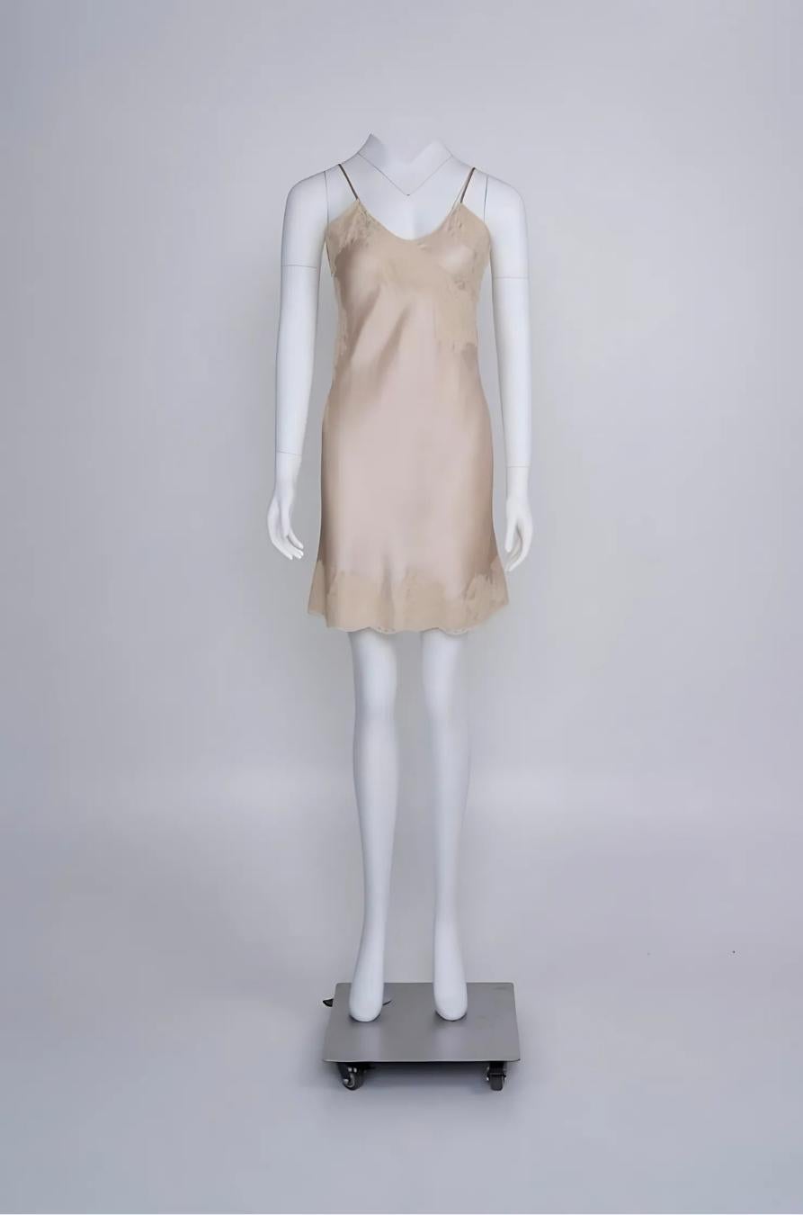Beige Mini robe Givenchy 90s en vente