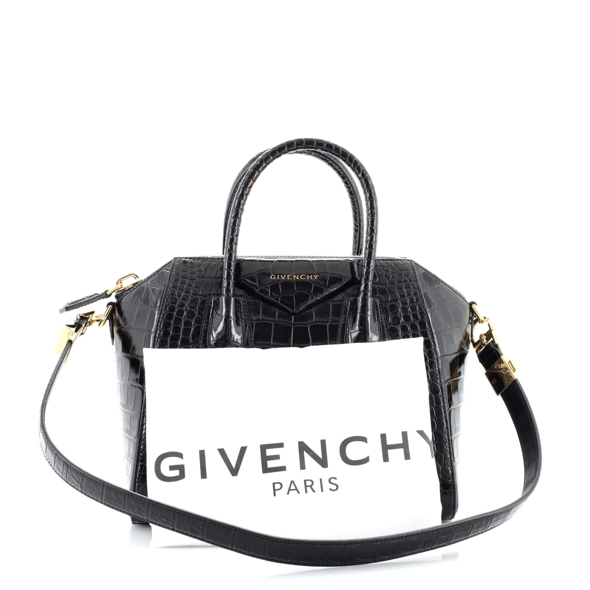This item can only be shipped within the United States.

Condition: Great. Marks and minor pilling on zipper tape, wear in interior, scratches on hardware.
Accessories: Dust Bag, With Strap
Measurements: Handle Drop 4