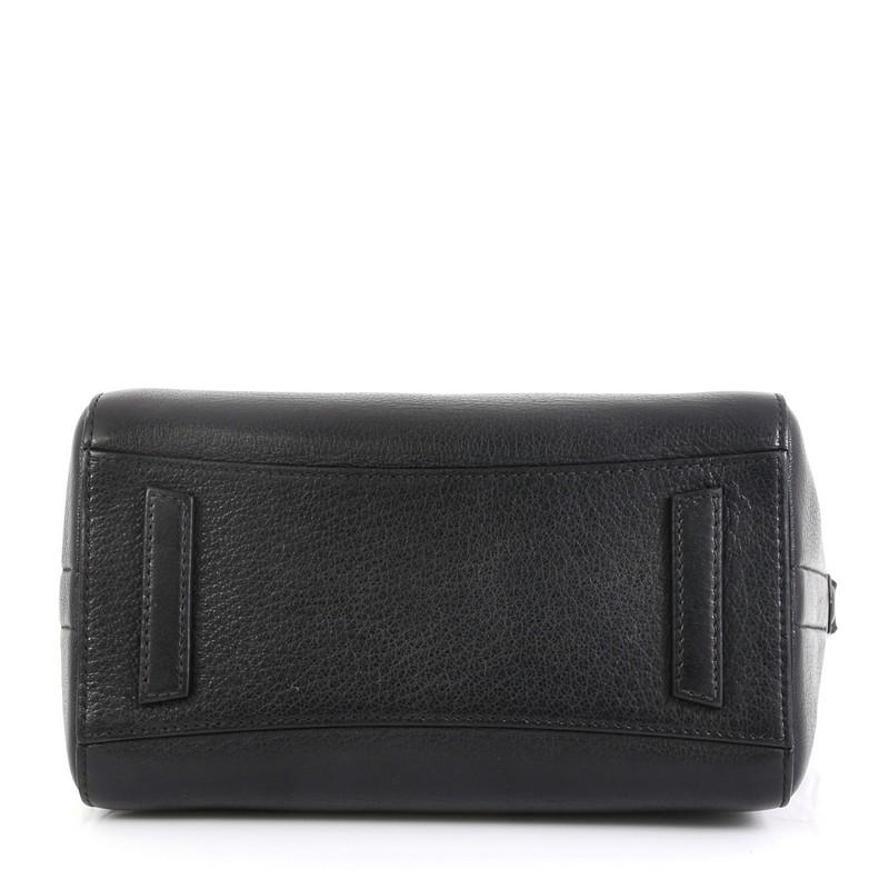 Givenchy Antigona Bag Leather Mini  In Good Condition In NY, NY