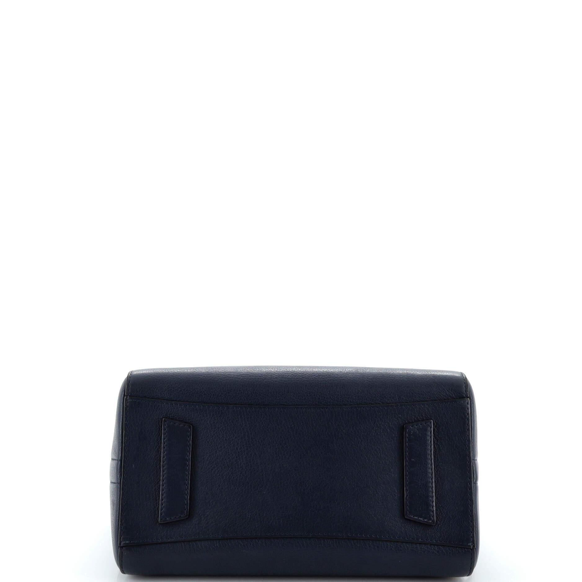 Givenchy Bolso Antigona Piel Pequeño en Bueno Estado en NY, NY