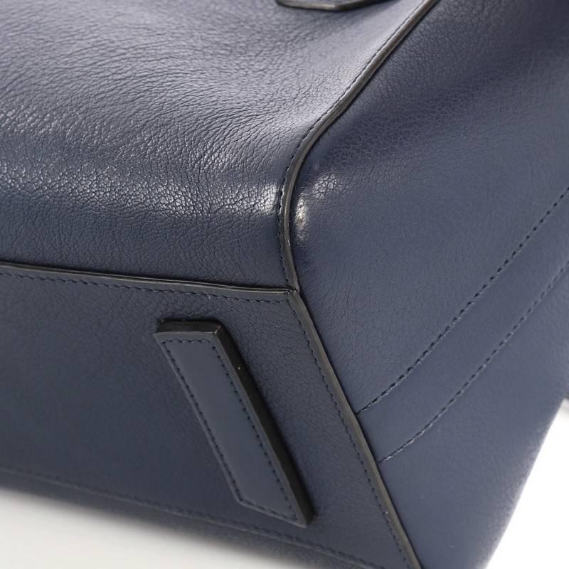 Givenchy Antigona Bag Leather Small  In Good Condition In NY, NY
