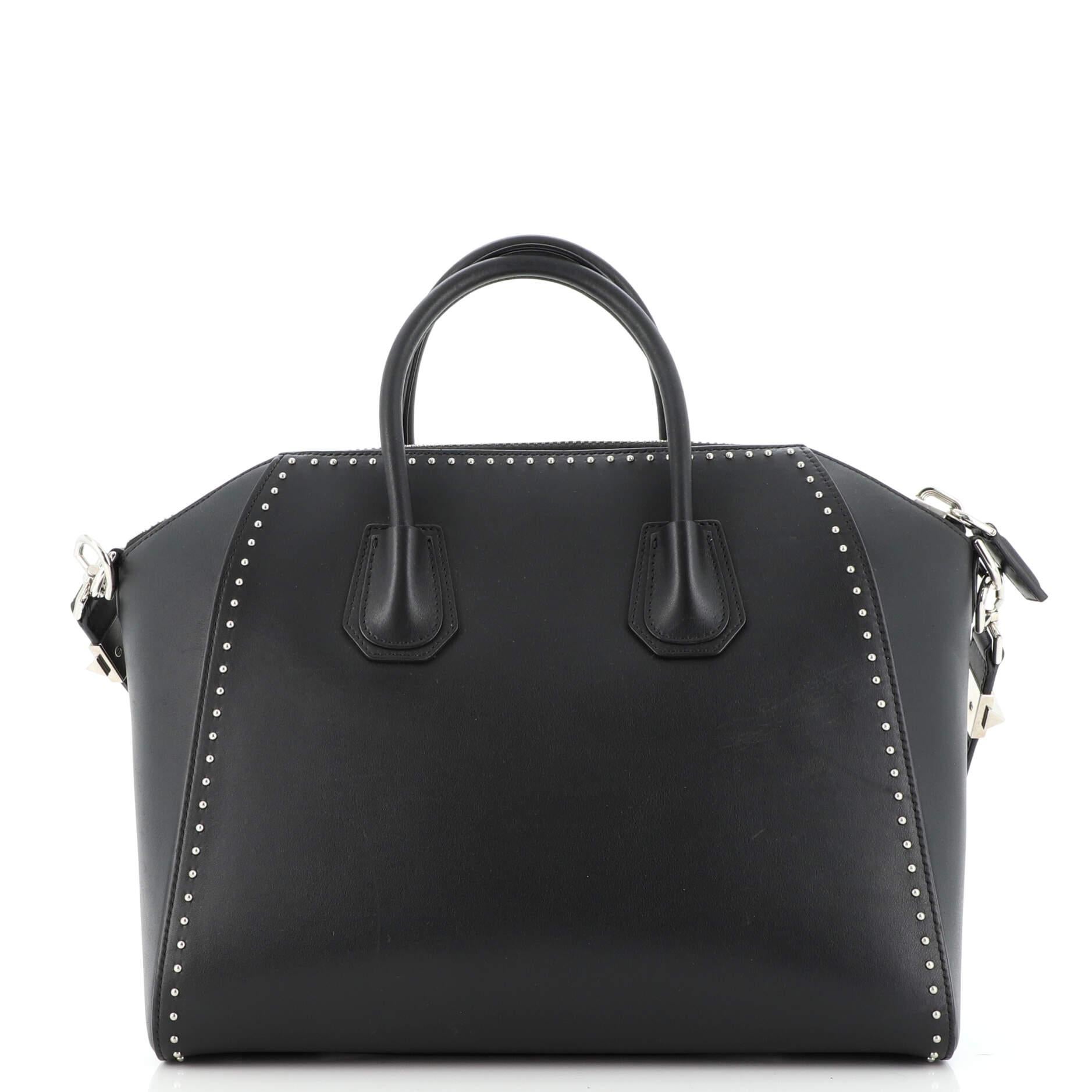 Givenchy Antigona Bag Studded Leather Medium In Good Condition In NY, NY