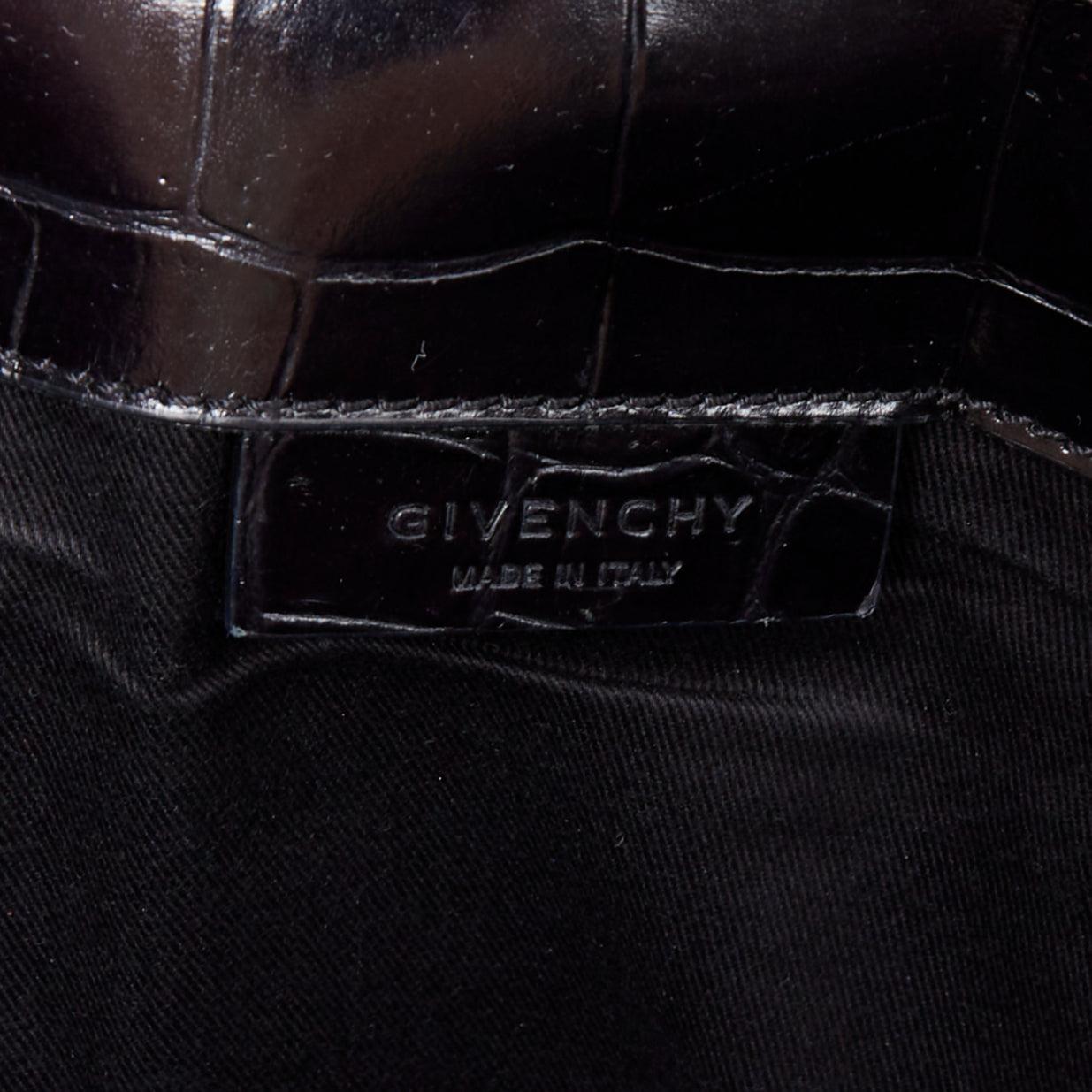 GIVENCHY Antigona black embossed leather silver logo envelope clutch For Sale 4