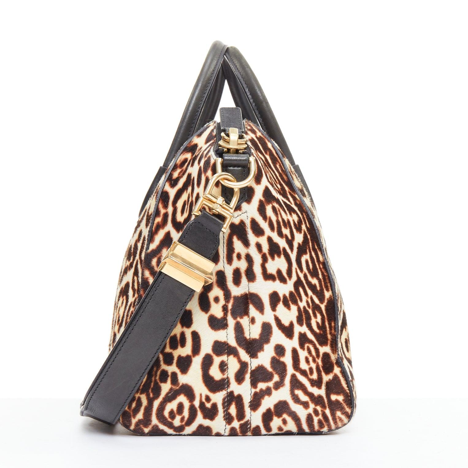 GIVENCHY Antigona brown leopard print calf skin silver logo top handle bag État moyen - En vente à Hong Kong, NT