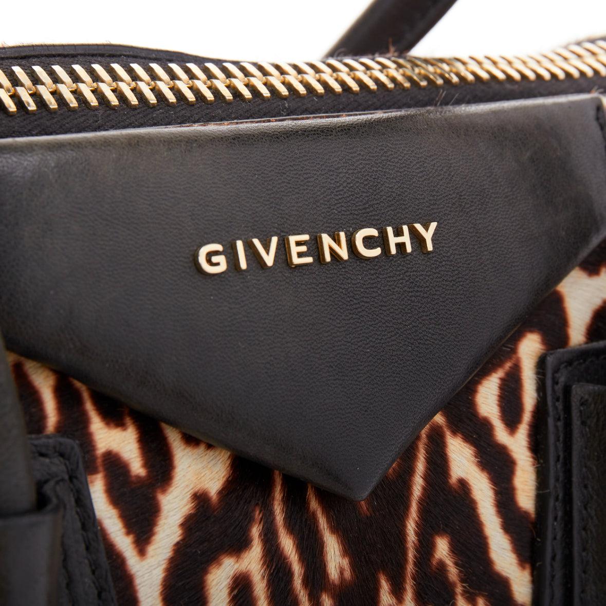 GIVENCHY Antigona brown leopard print calf skin silver logo top handle bag en vente 2