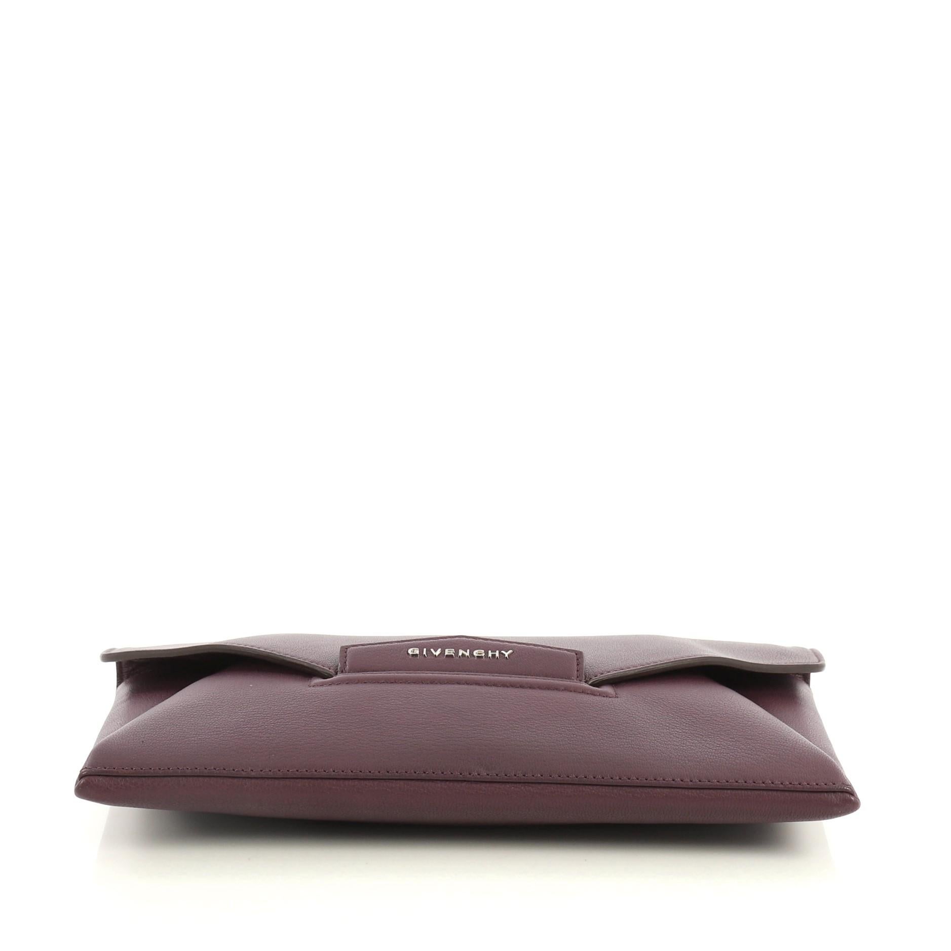 Givenchy Antigona Envelope Clutch Leather Medium In Good Condition In NY, NY