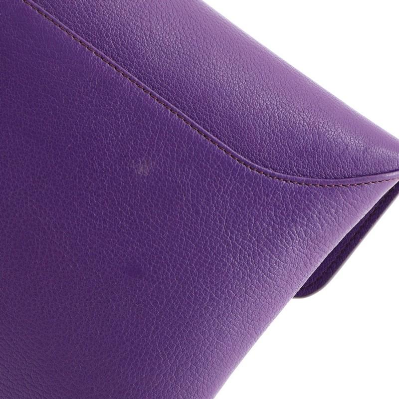 Givenchy Antigona Envelope Clutch Leather Medium  1