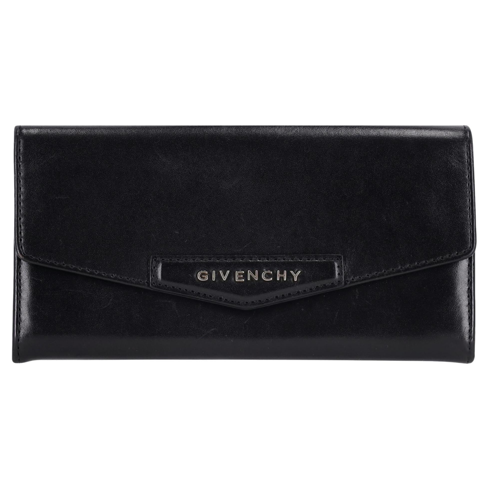 Portafoglio in pelle "Antigona" di Givenchy in vendita