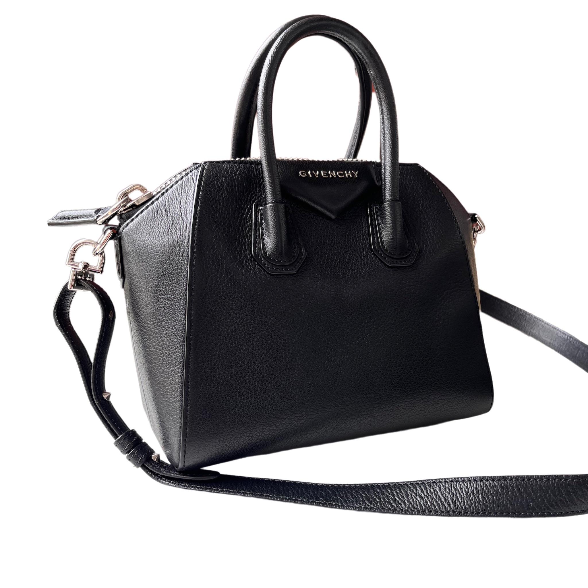Givenchy Antigona Mini Leather Top Handle bag In Excellent Condition For Sale In AUBERVILLIERS, FR