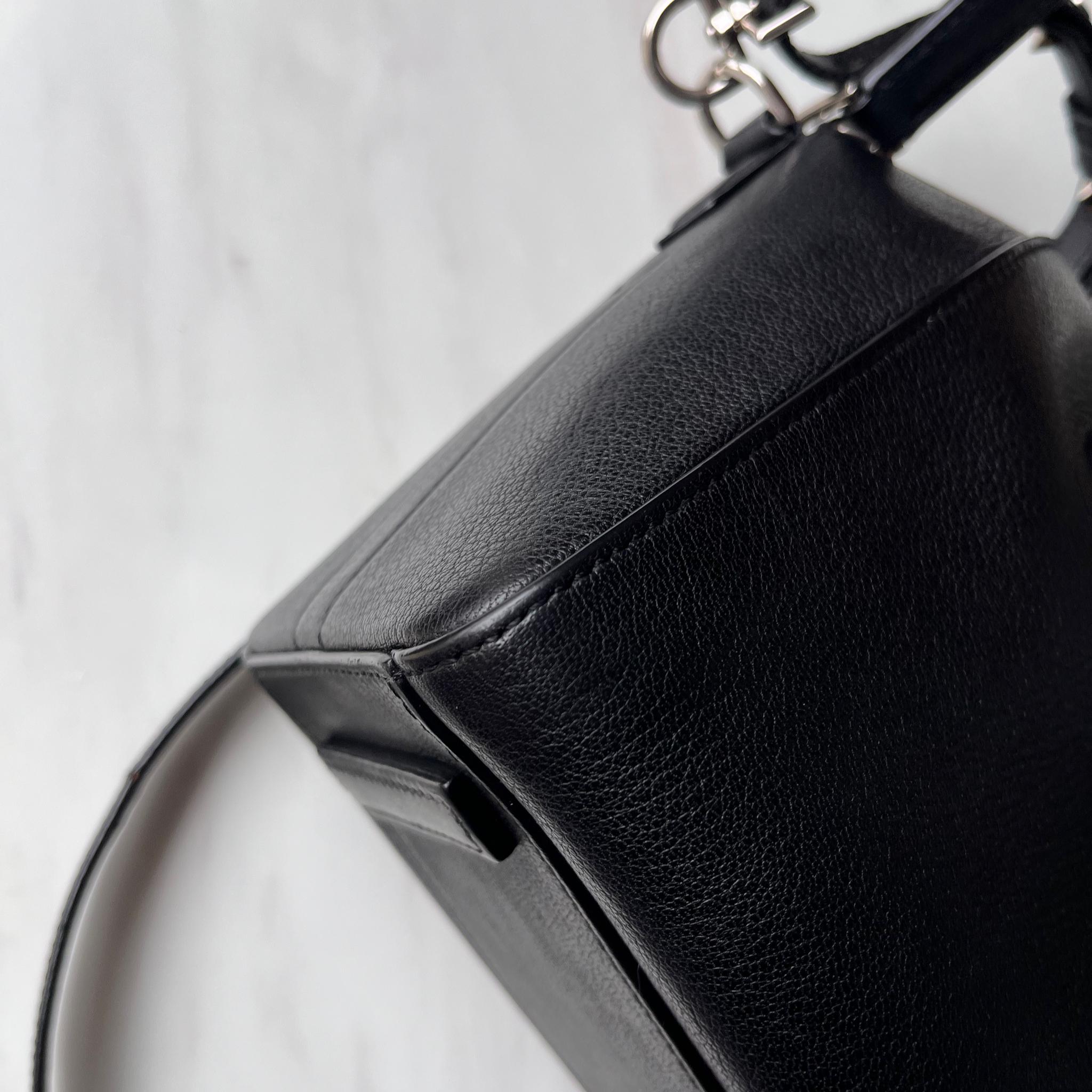 Givenchy Antigona Mini Leather Top Handle bag For Sale 4