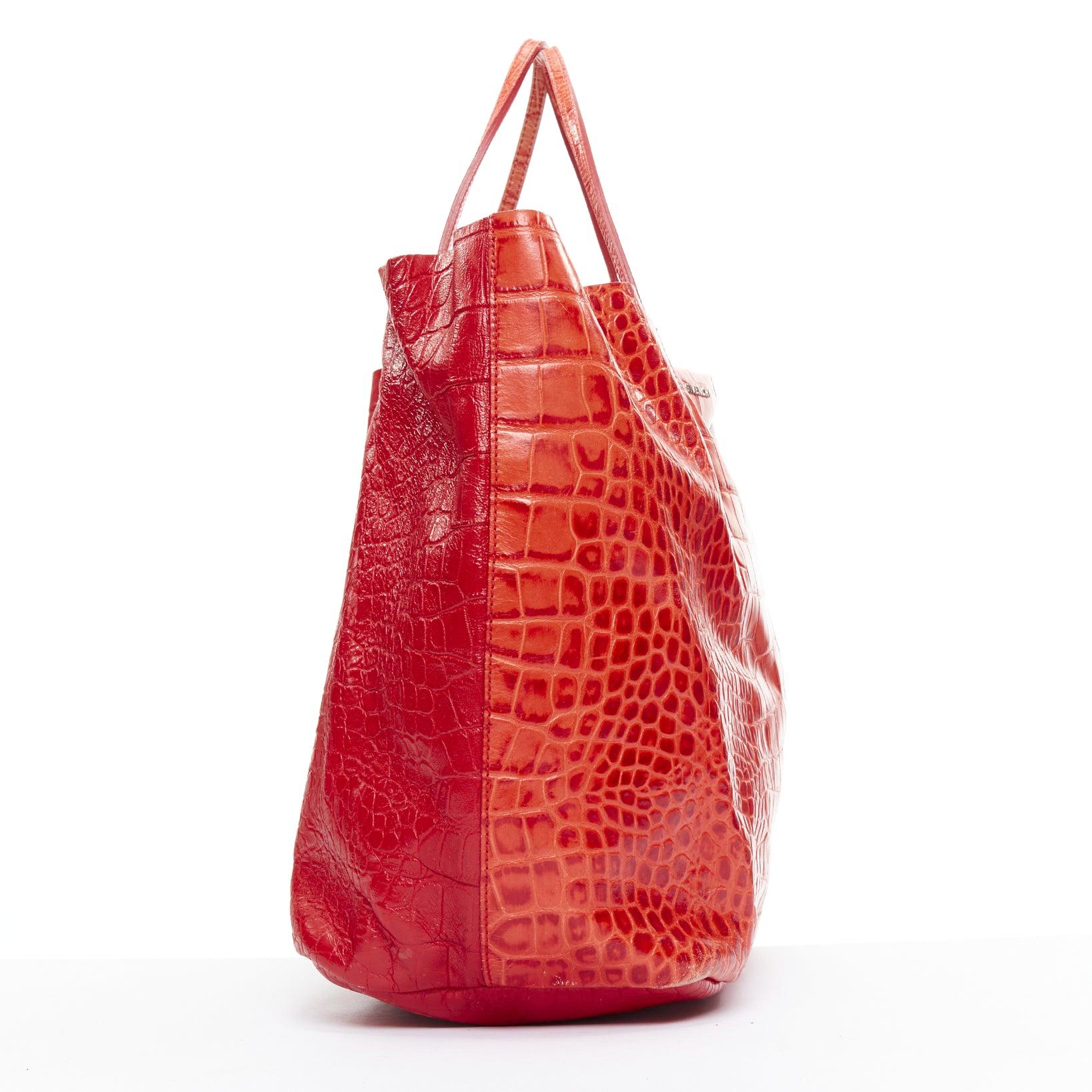 GIVENCHY Antigona red stamped scaled leather silver logo tote bag In Fair Condition In Hong Kong, NT