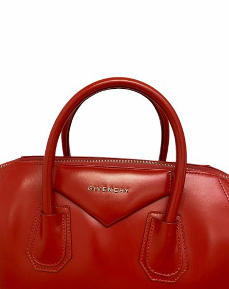 Red Givenchy Antigona Rossa Shoulder Bag in Leather with Silver Hardware