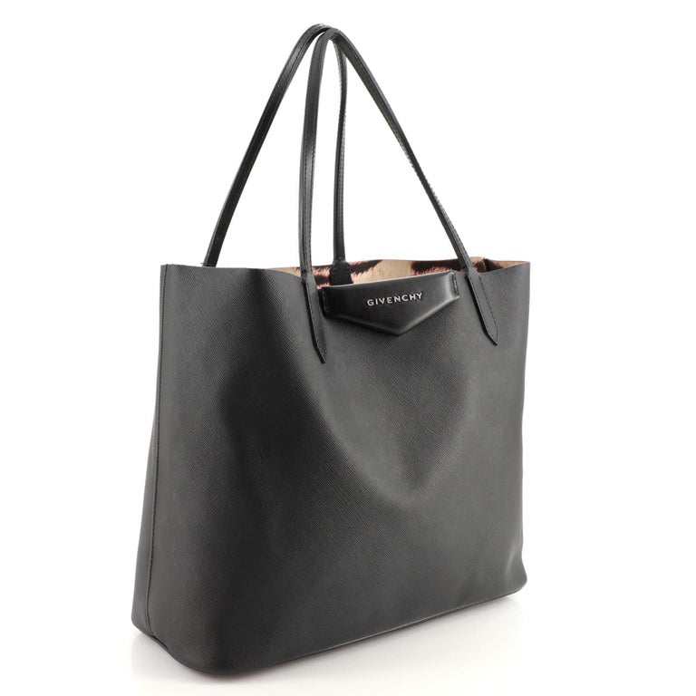 Givenchy Antigona Shopper Printed Coated Canvas Medium For Sale at 1stDibs