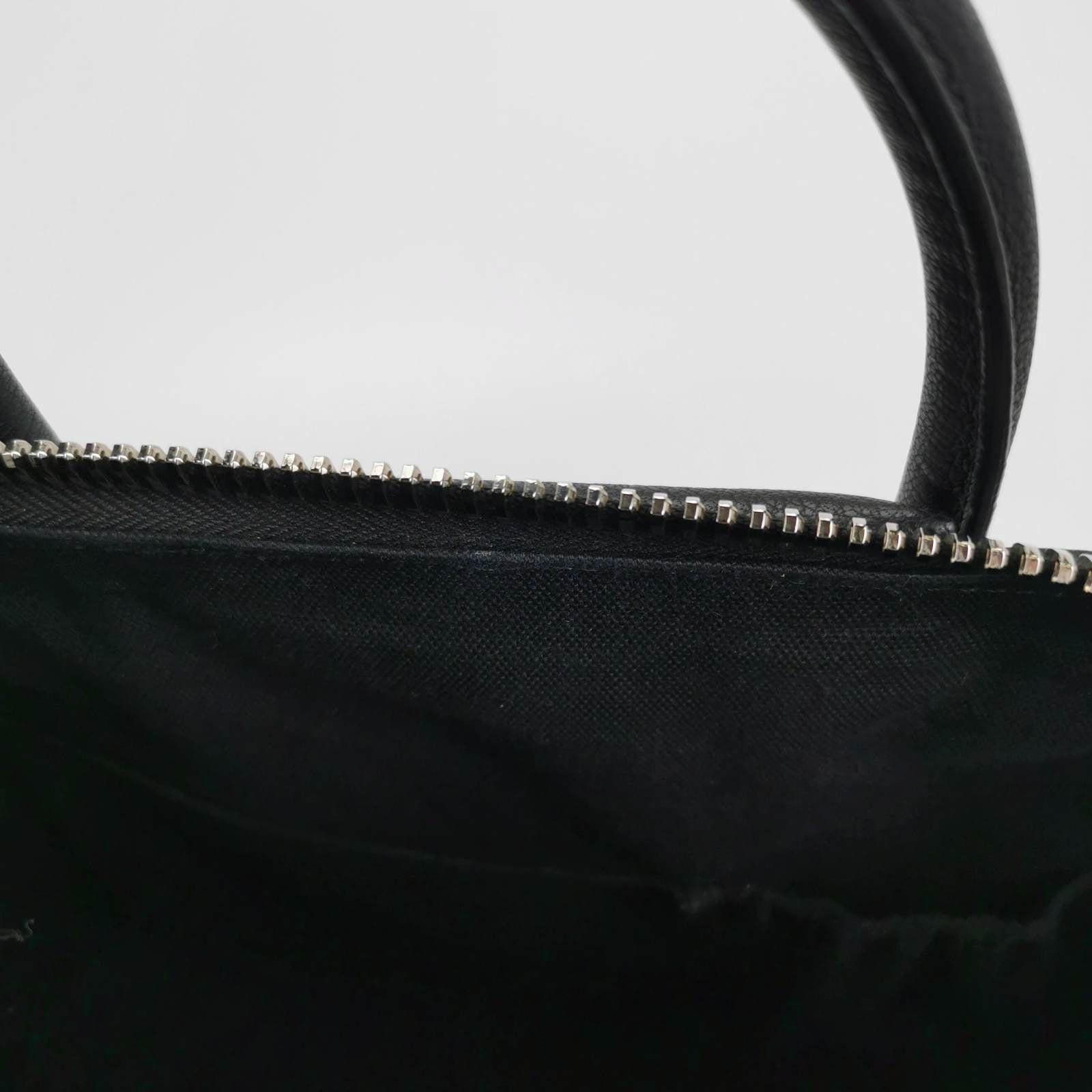 Givenchy Antigona Small Black Calfskin Leather Top Handle bag with Strap For Sale 8