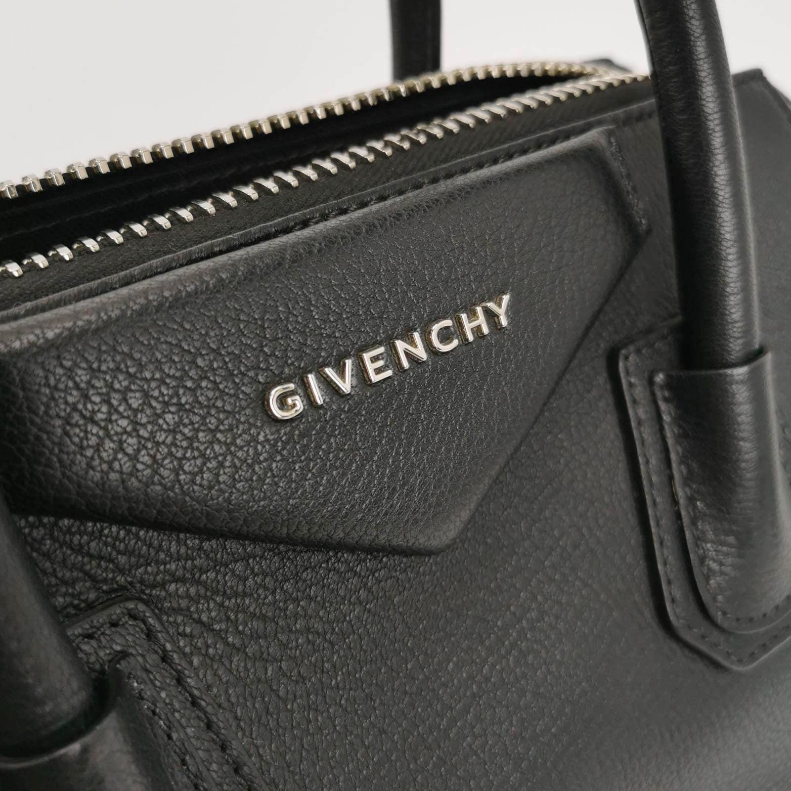 Givenchy Antigona Small Black Calfskin Leather Top Handle bag with Strap For Sale 4