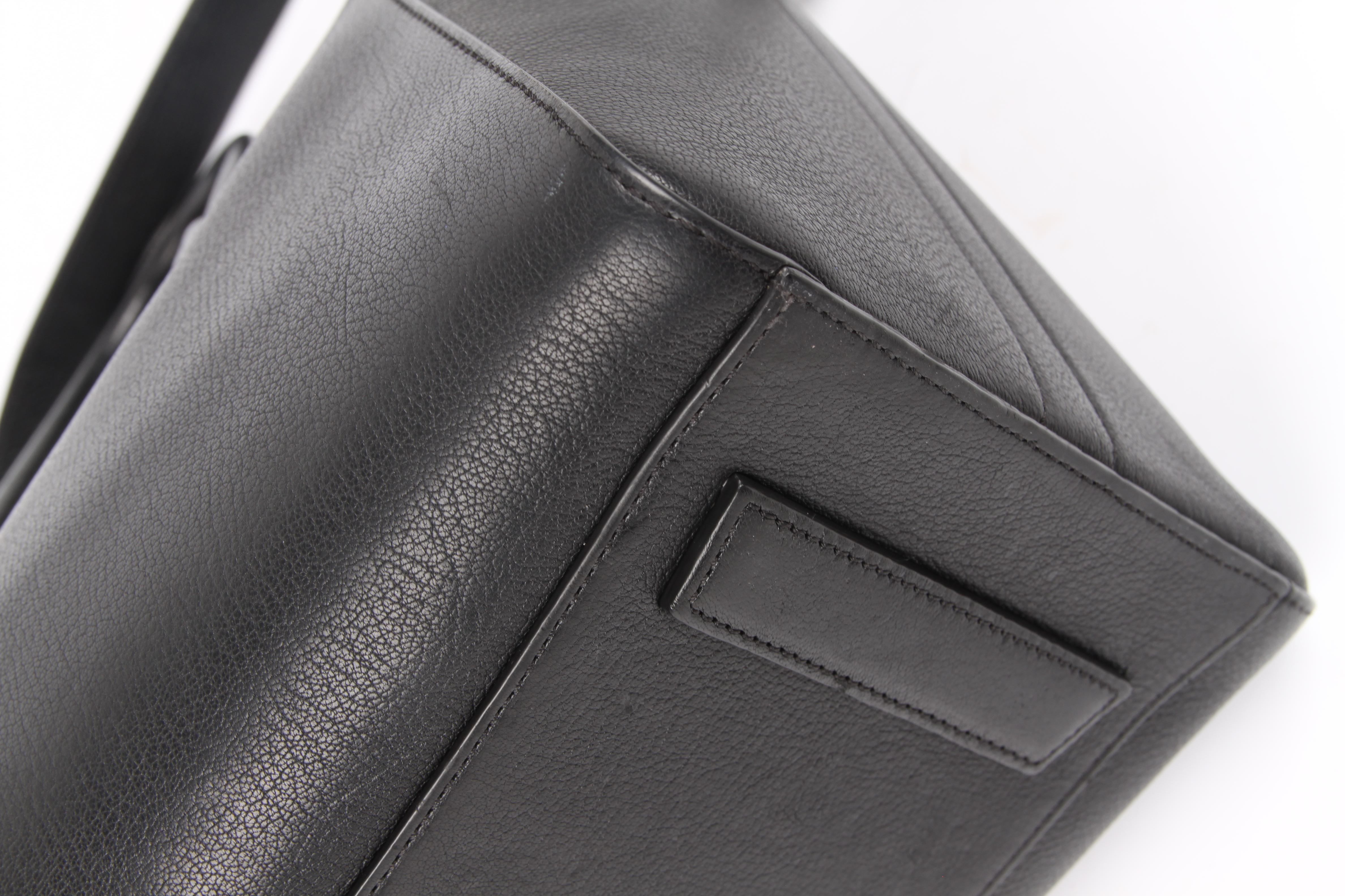 Givenchy Antigona Structured Bag Medium - black 1
