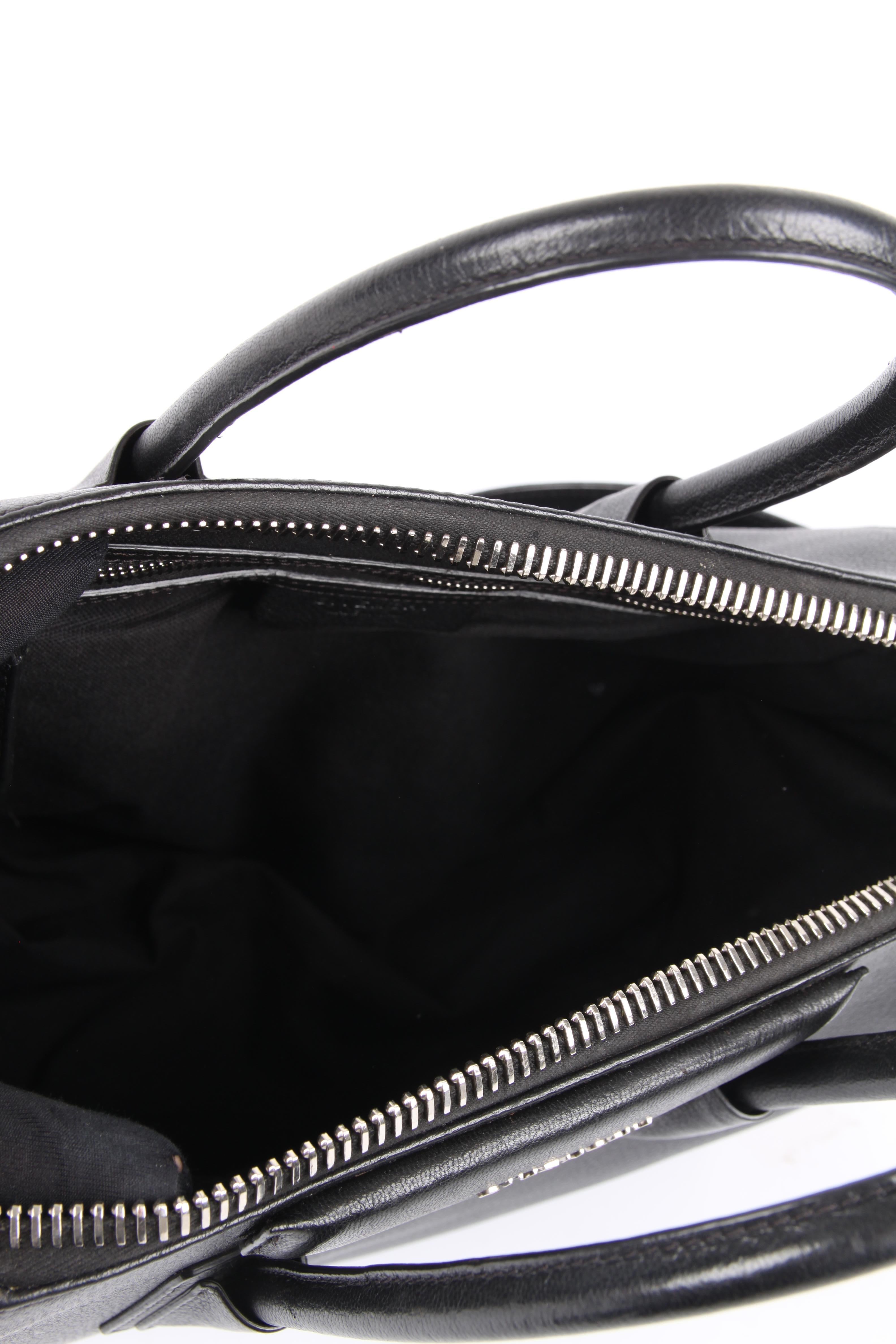 Givenchy Antigona Structured Bag Medium - black 3