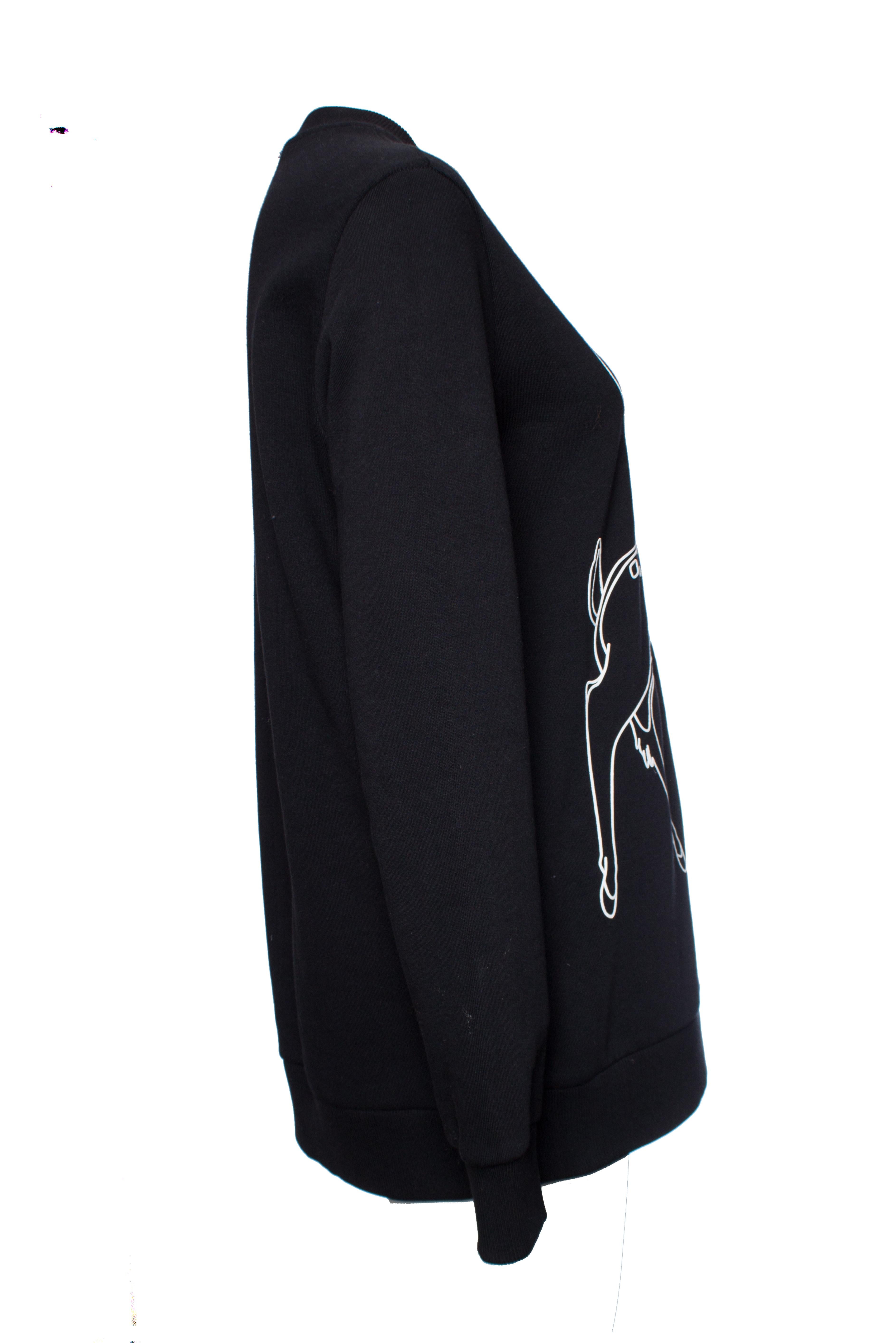 Givenchy, top in felpa a girocollo con profilo a specchio di Bambi, taglia XS. Questo articolo è in ottime condizioni.

- CONDIZIONE: molto buona

- TAGLIA: XS

- MISURE: lunghezza 75 cm, larghezza 53 cm, vita 53 cm, larghezza spalle 46