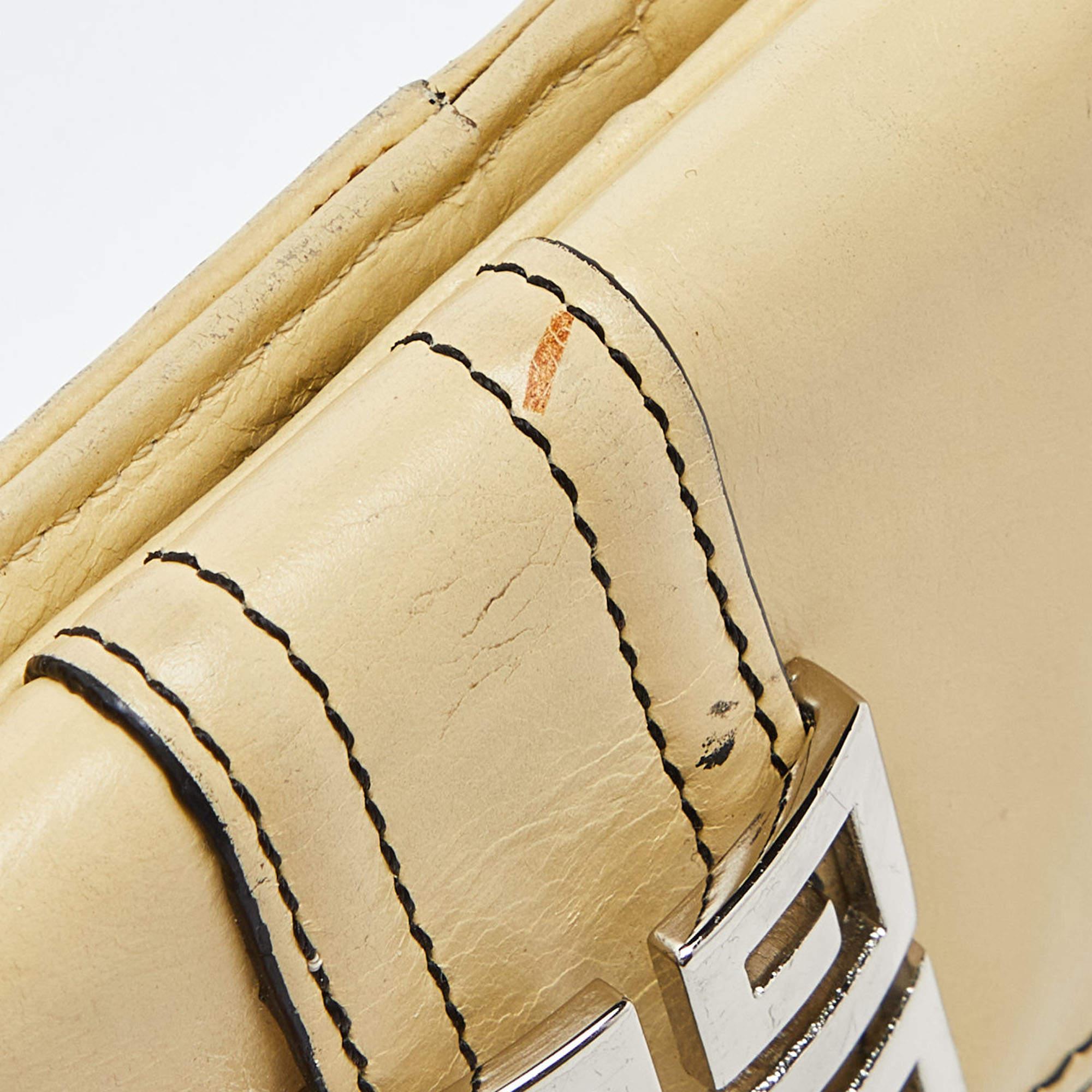 Givenchy Beige Leather Flap Compact Wallet For Sale 3