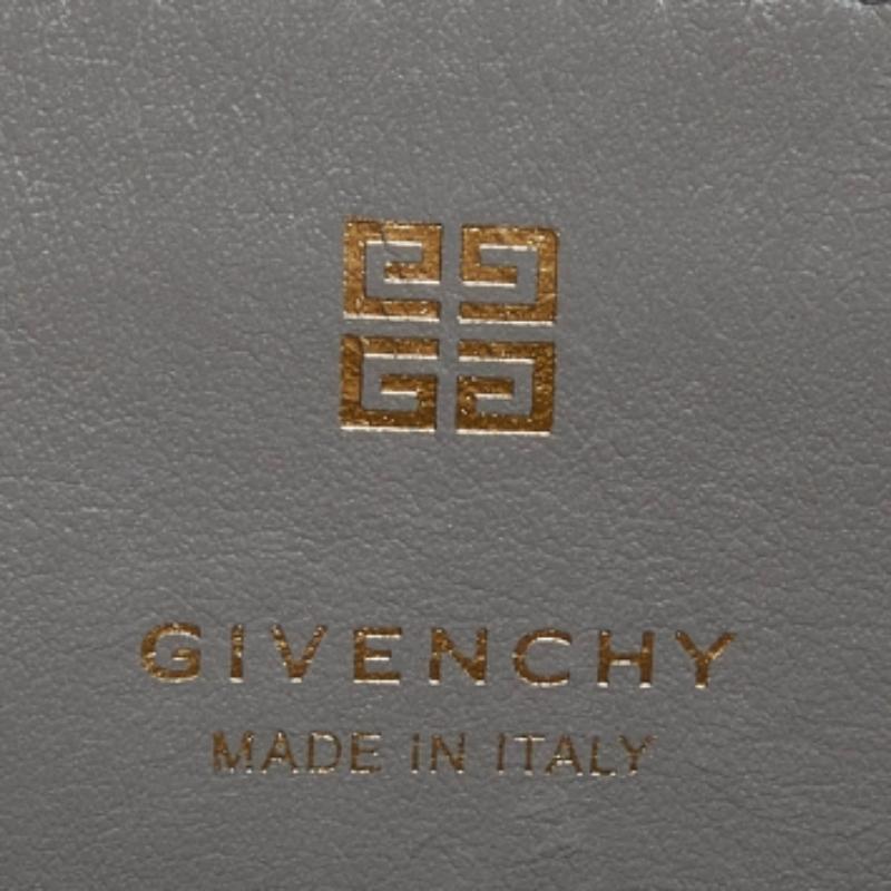 Givenchy Sport Mini in pelle beige Antigona Satchel in vendita 2
