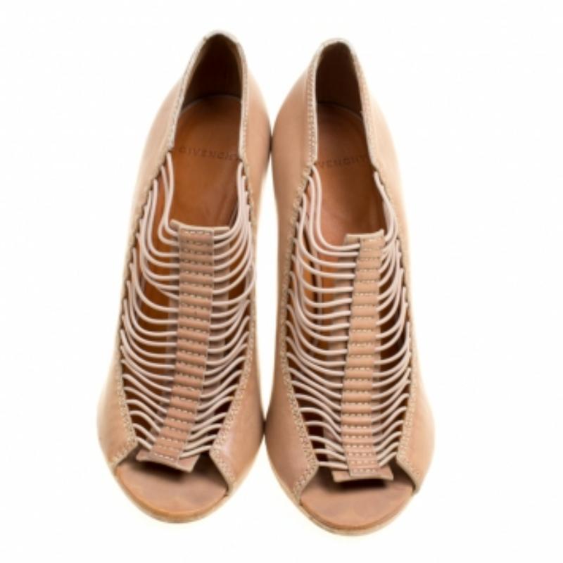 Givenchy Bottines à bout ouvert en cuir beige, taille 40 en vente 1