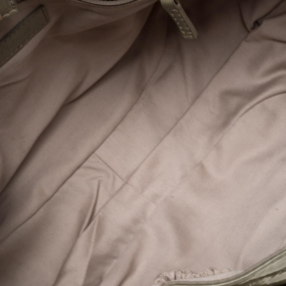 Givenchy Beige Patent Leather Shoulder Bag In Good Condition In Dubai, Al Qouz 2