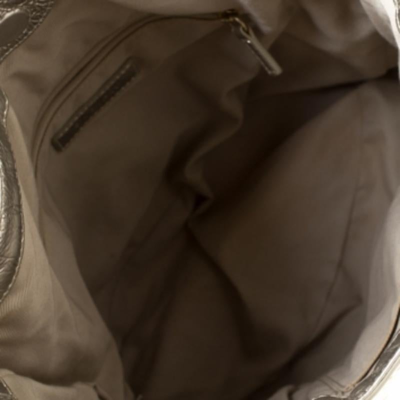 Hobo piccolo in tela e pelle scintillante beige di Givenchy in vendita 1