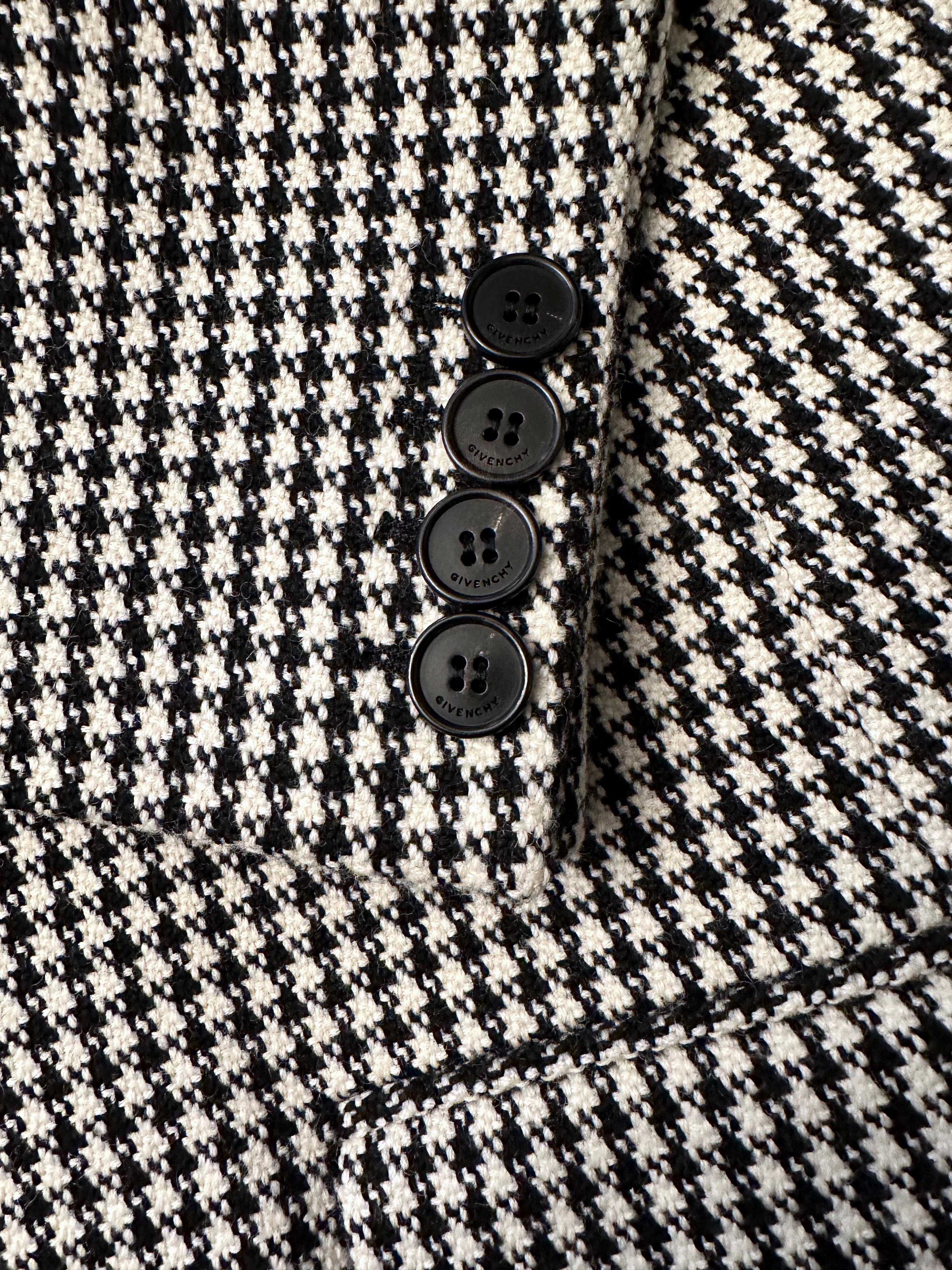 Givenchy Schwarzer und weißer Mantel mit Hahnentrittmuster im Angebot 2