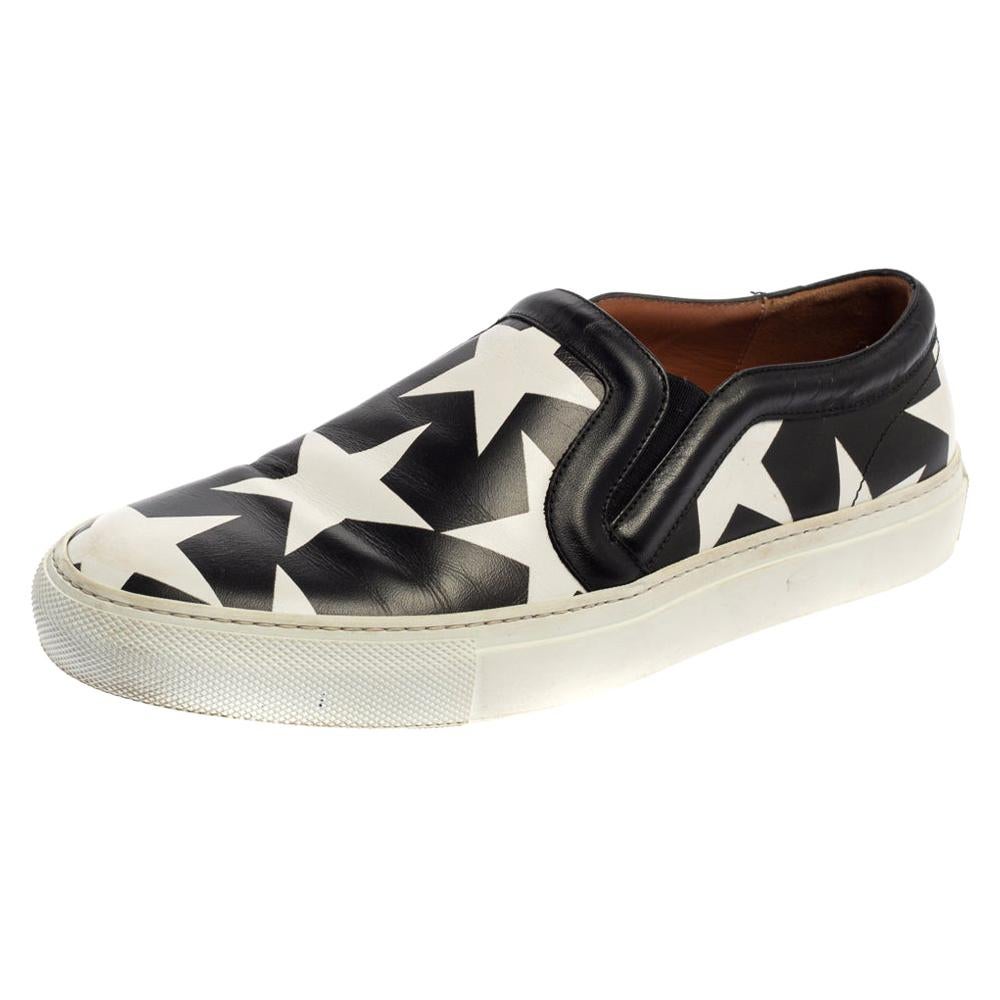 Givenchy Black And White Leather Star Print Skate Slip On Sneakers Size 39 For Sale