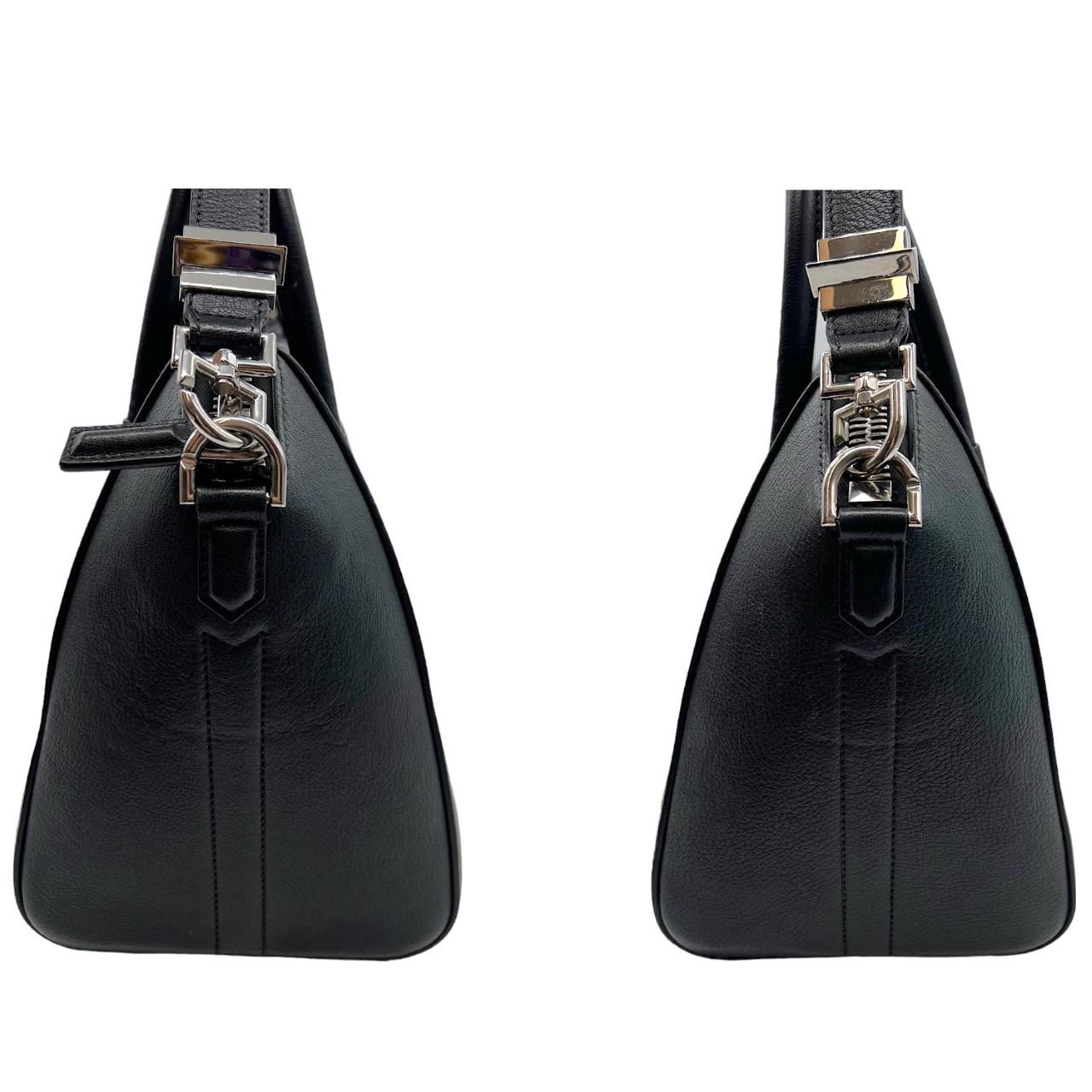 Givenchy Black Antigona Handbag In Good Condition For Sale In Scottsdale, AZ