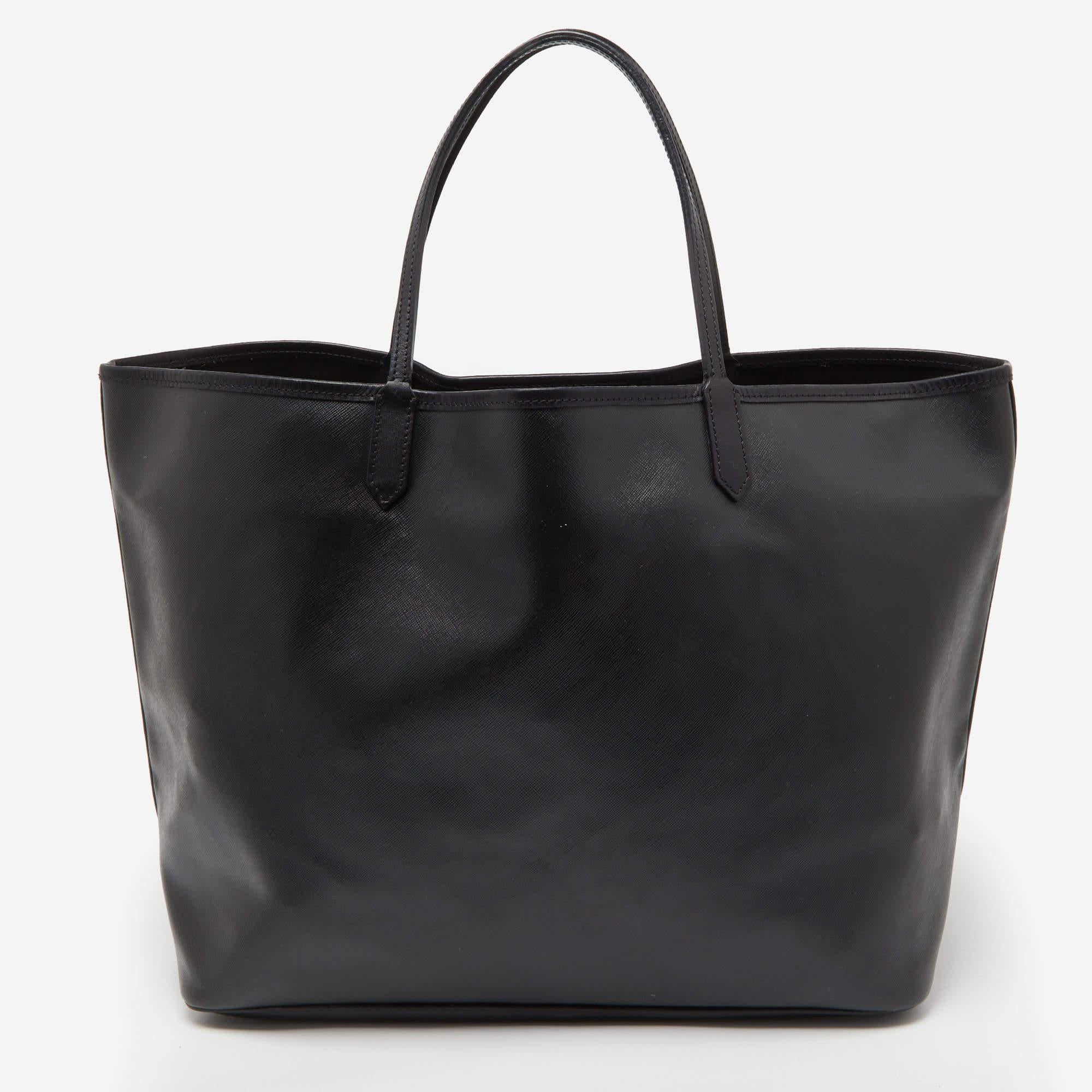 Indulge in timeless luxury with this Givenchy shopper bag. Meticulously handcrafted, this iconic piece combines heritage, elegance, and craftsmanship, elevating your style to a level of unmatched sophistication.

Includes: Original Pouch

