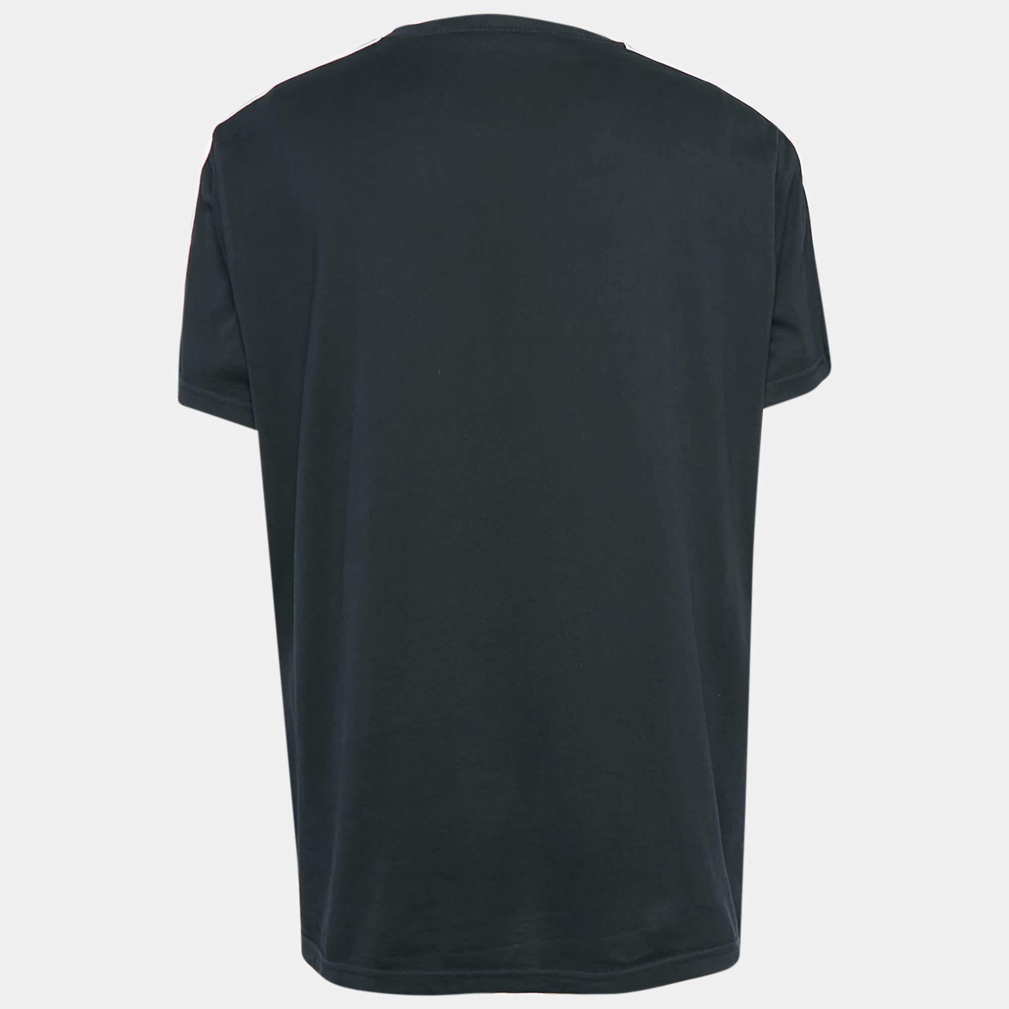 Whether you want to go out on casual outings with friends or just want to lounge around this t shirt is a versatile piece and can be styled in many ways. It has been made using fine fabric.