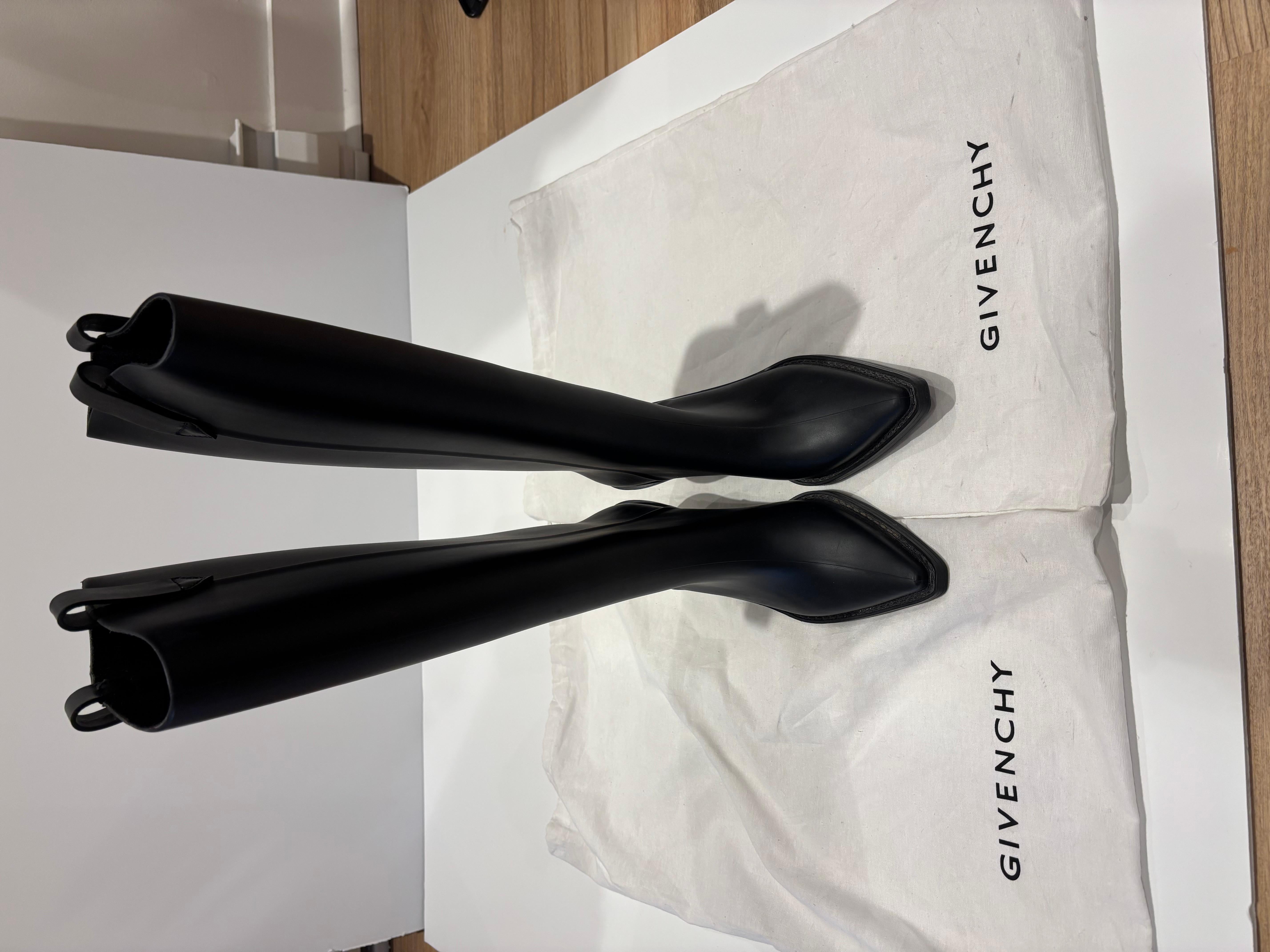 De las mujeres Givenchy  Botas de goma negras 
