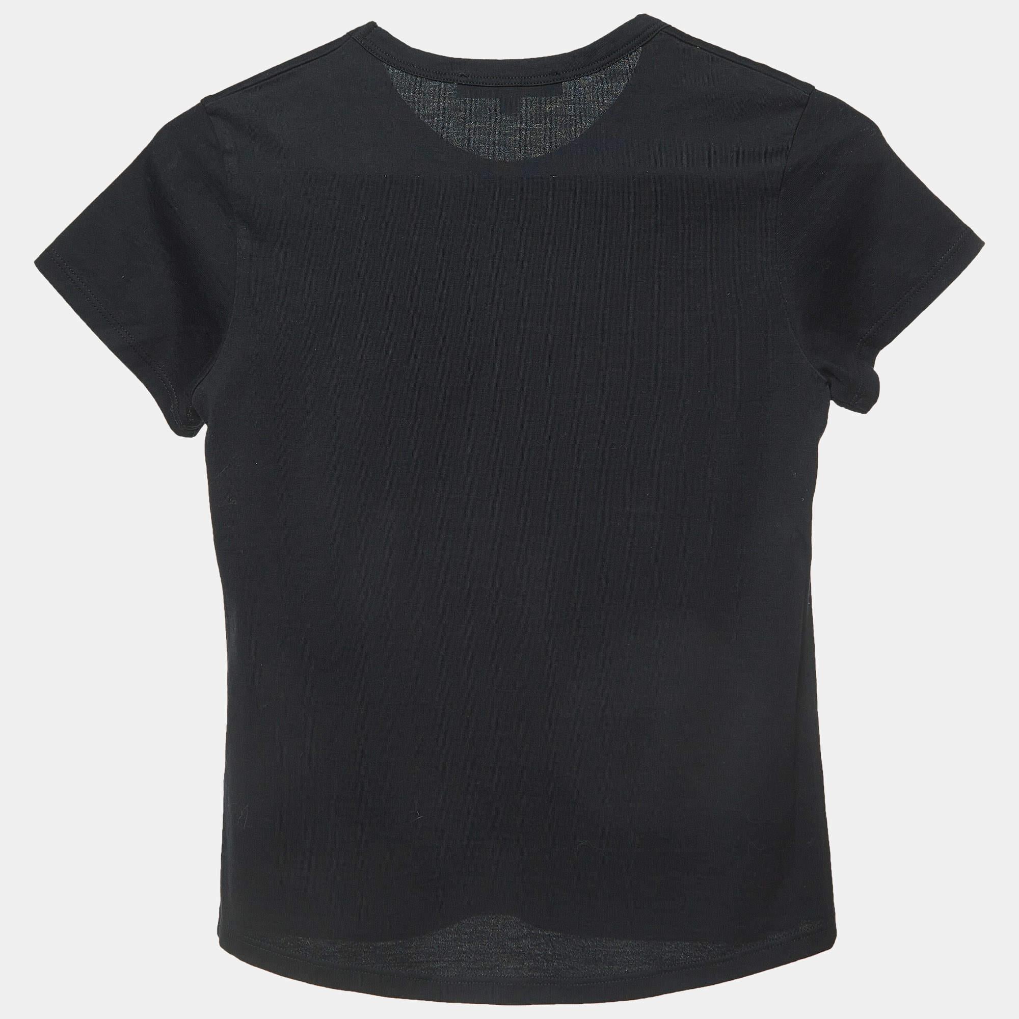 Bringen Sie Eleganz in die Garderobe Ihrer Kleinen mit diesem Givenchy-T-Shirt für Kinder ab 12 Jahren. Ikonisches Design trifft in diesem stilvollen Modestück auf Komfort.