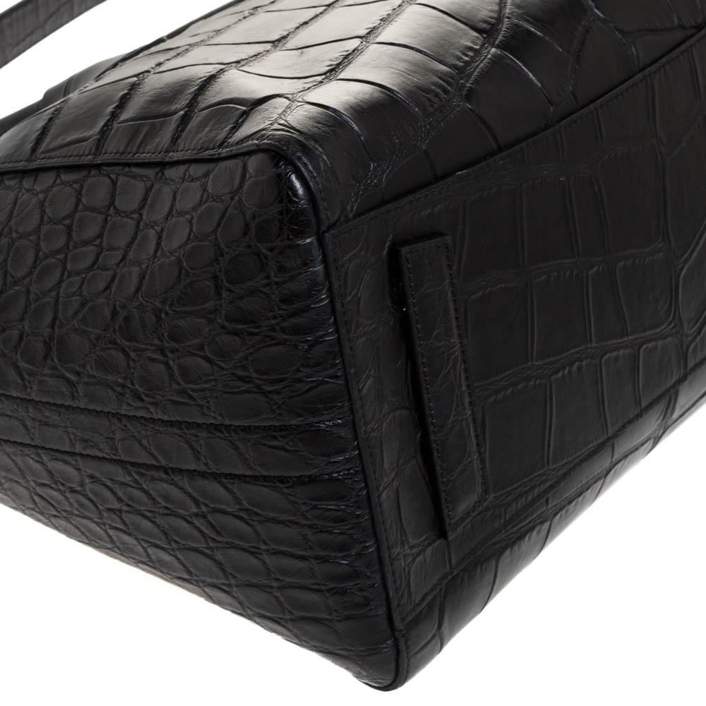 Givenchy Black Croc Embossed Leather Medium Antigona Satchel In Fair Condition In Dubai, Al Qouz 2