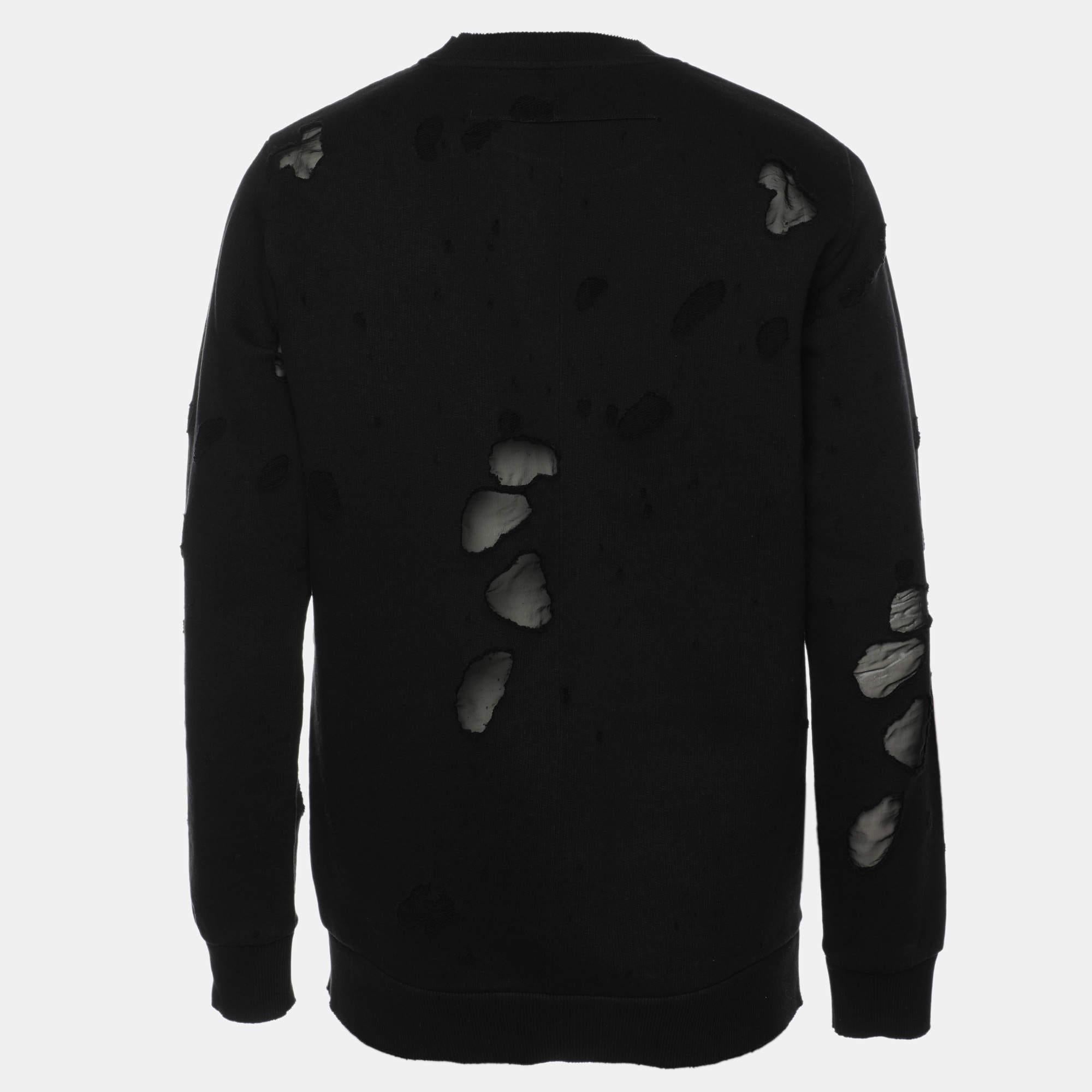 Whether you want to go out on casual outings with friends or just want to lounge around this sweatshirt is a versatile piece and can be styled in many ways. It has been made using high grade materials and the creation will go well with basic denim