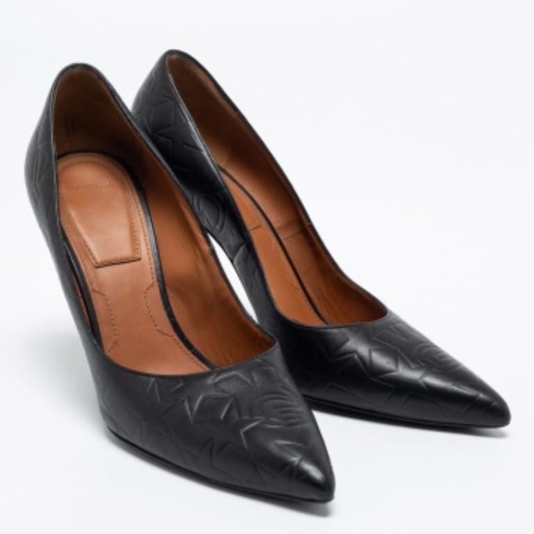 Givenchy Black Embossed Leather Pointed Toe Pumps Size 38 For Sale 2