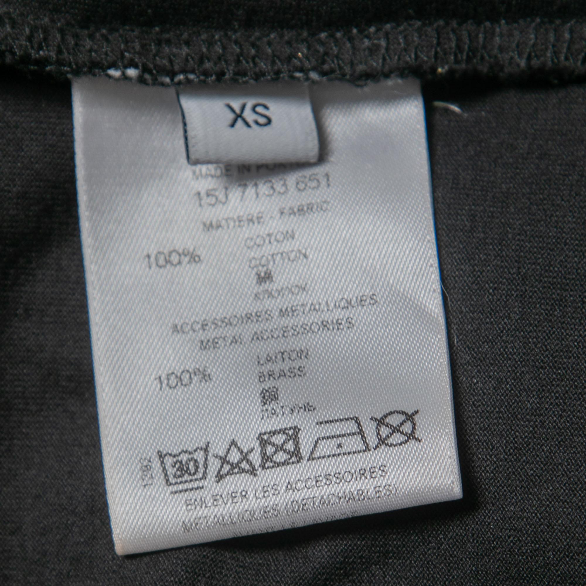 Givenchy Black Floral Printed Cotton Metal 17 Detail Crewneck T-Shirt XS In Good Condition In Dubai, Al Qouz 2