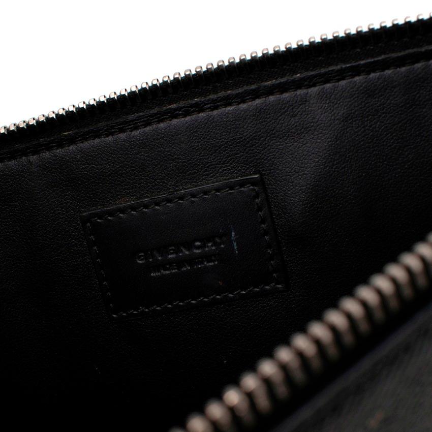 Givenchy - Astuccio in pelle nera con stampa a stella in vendita 3