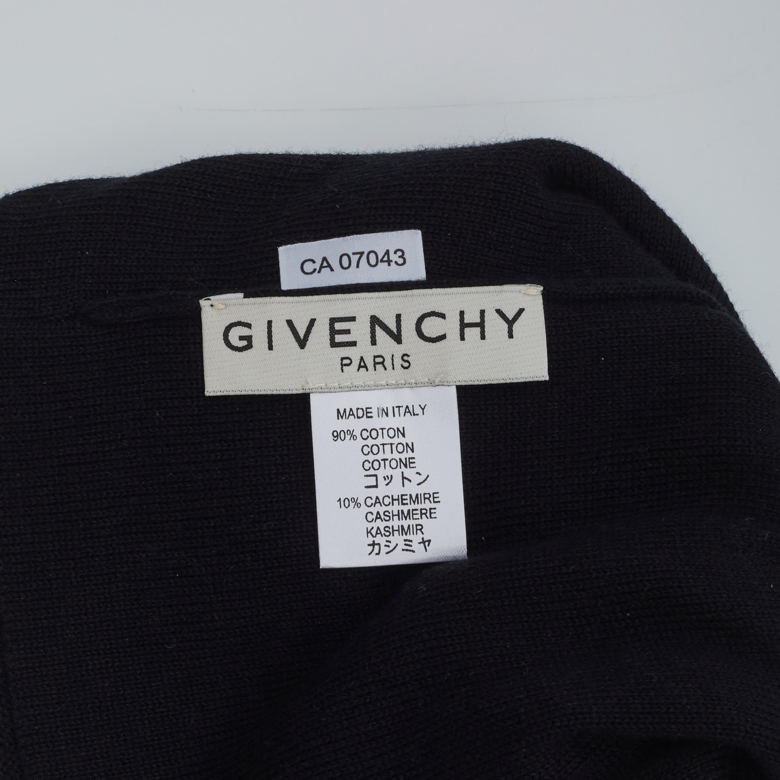 Givenchy Black Knit Cotton Black Logo Beanie In Excellent Condition For Sale In Montreal, Quebec